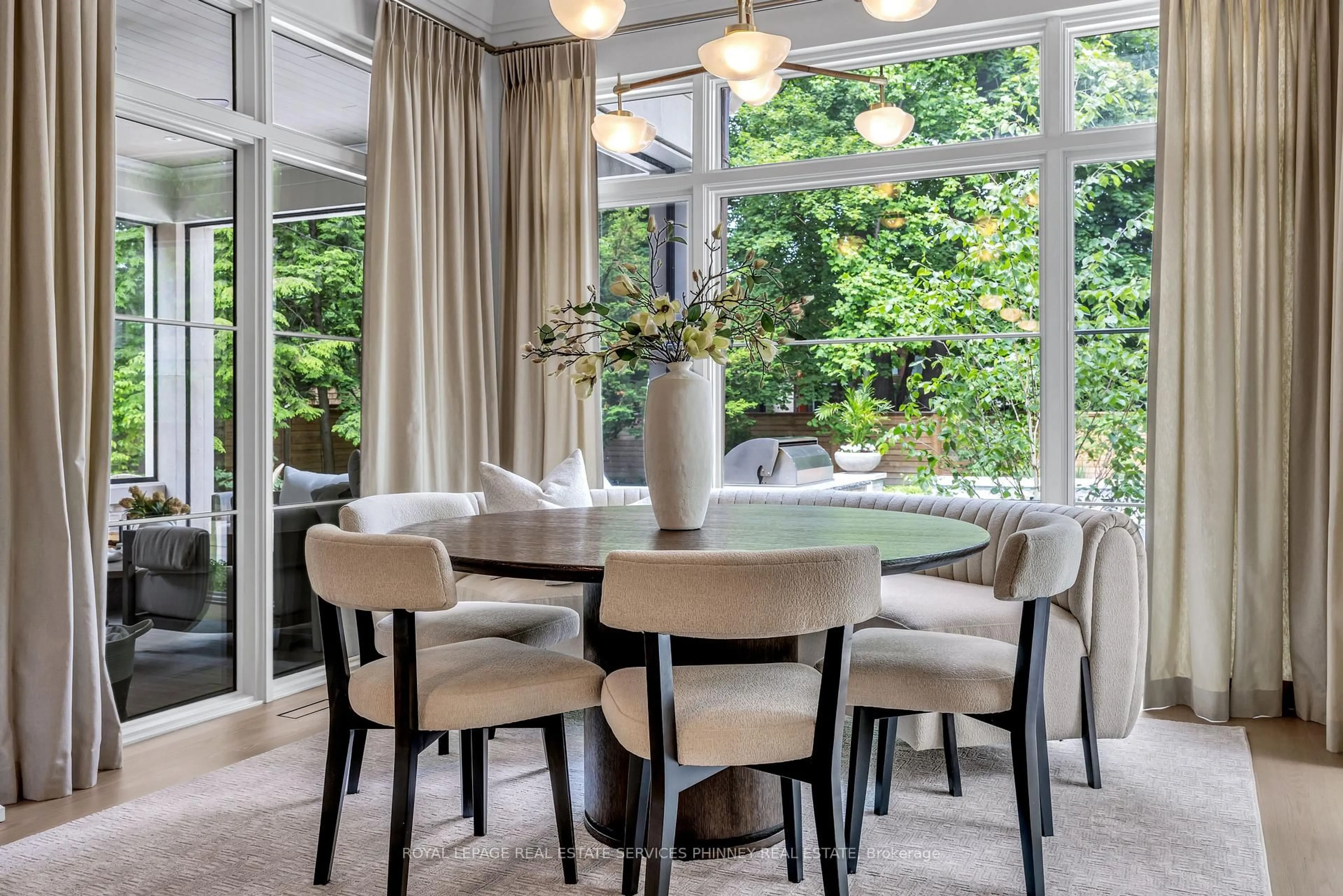 Dining room, unknown for 343 Douglas Ave, Oakville Ontario L6J 3S7
