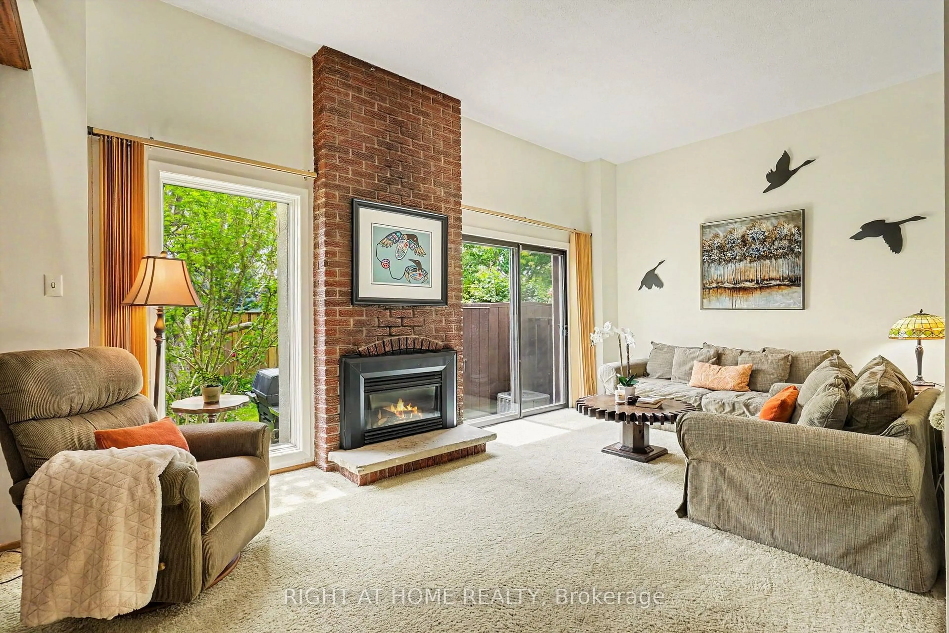 Living room with furniture, unknown for 6679 Shelter Bay Rd #21, Mississauga Ontario L5N 2A2