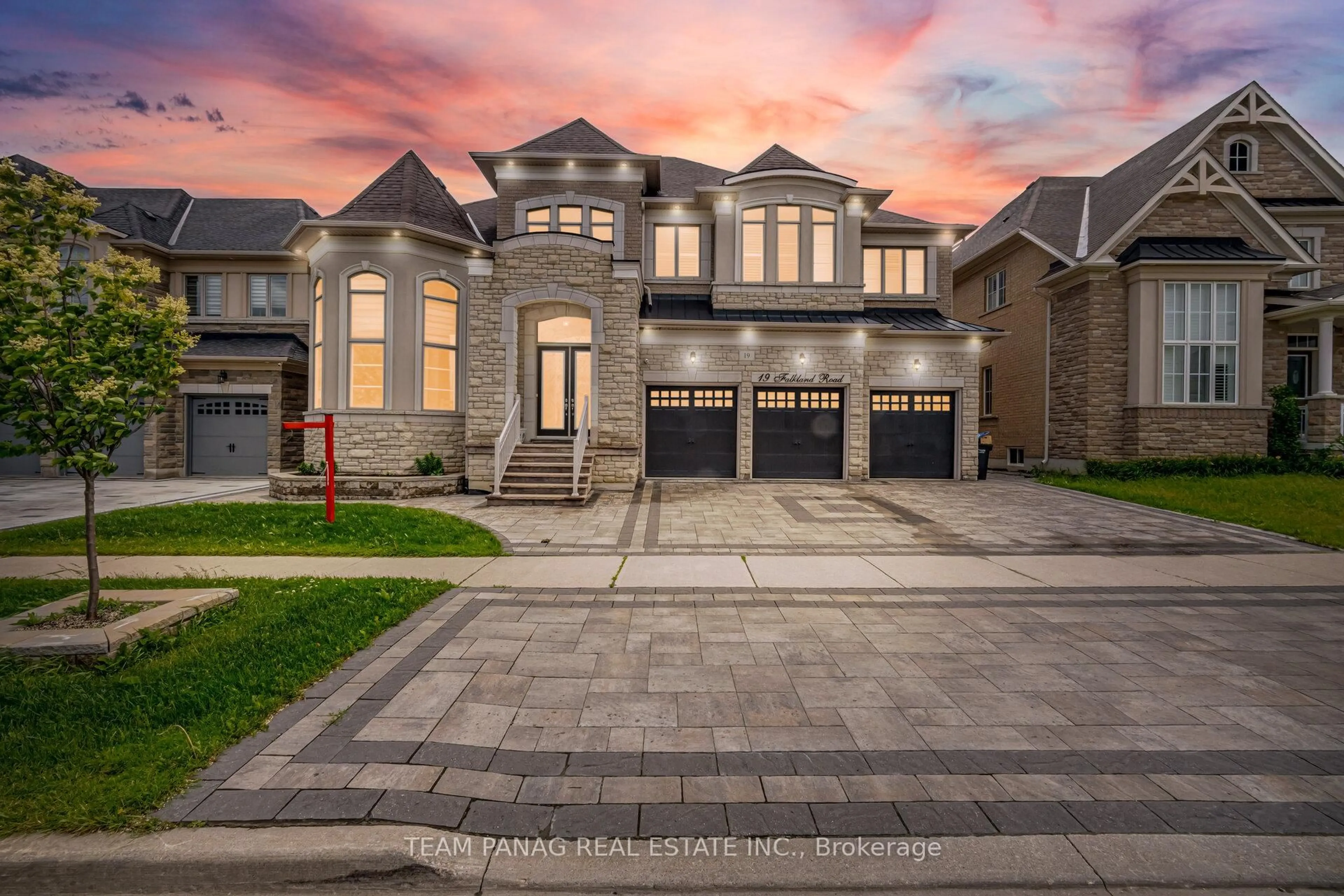 Home with brick exterior material, street for 19 Falkland Rd, Brampton Ontario L6P 4C3