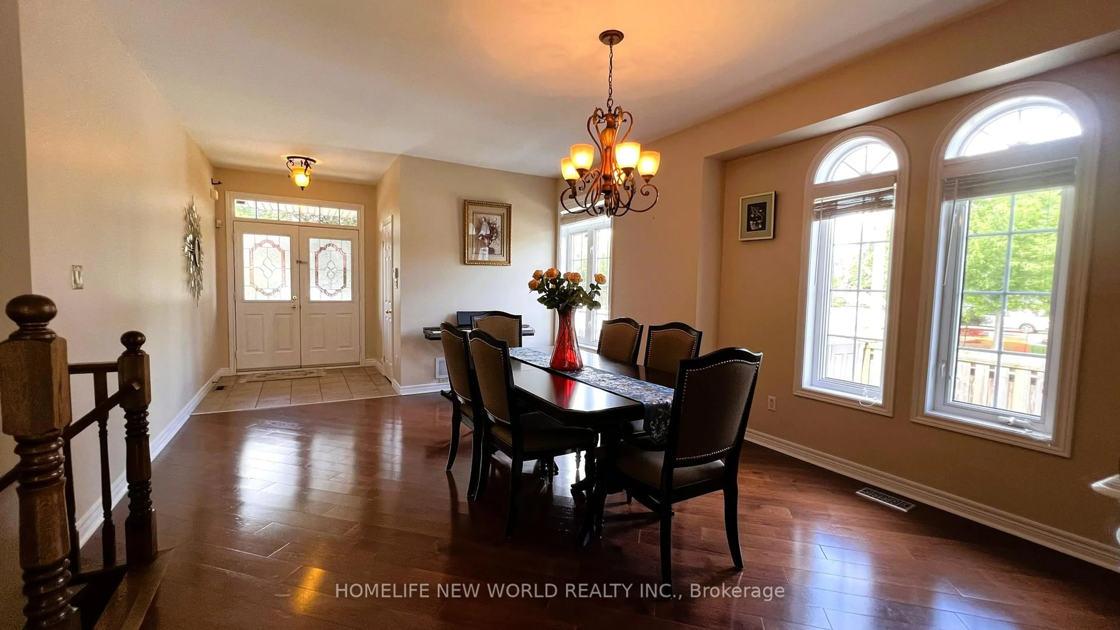Dining room, wood/laminate floor for 2485 BLUE HOLLY Cres, Oakville Ontario L6M 4V4