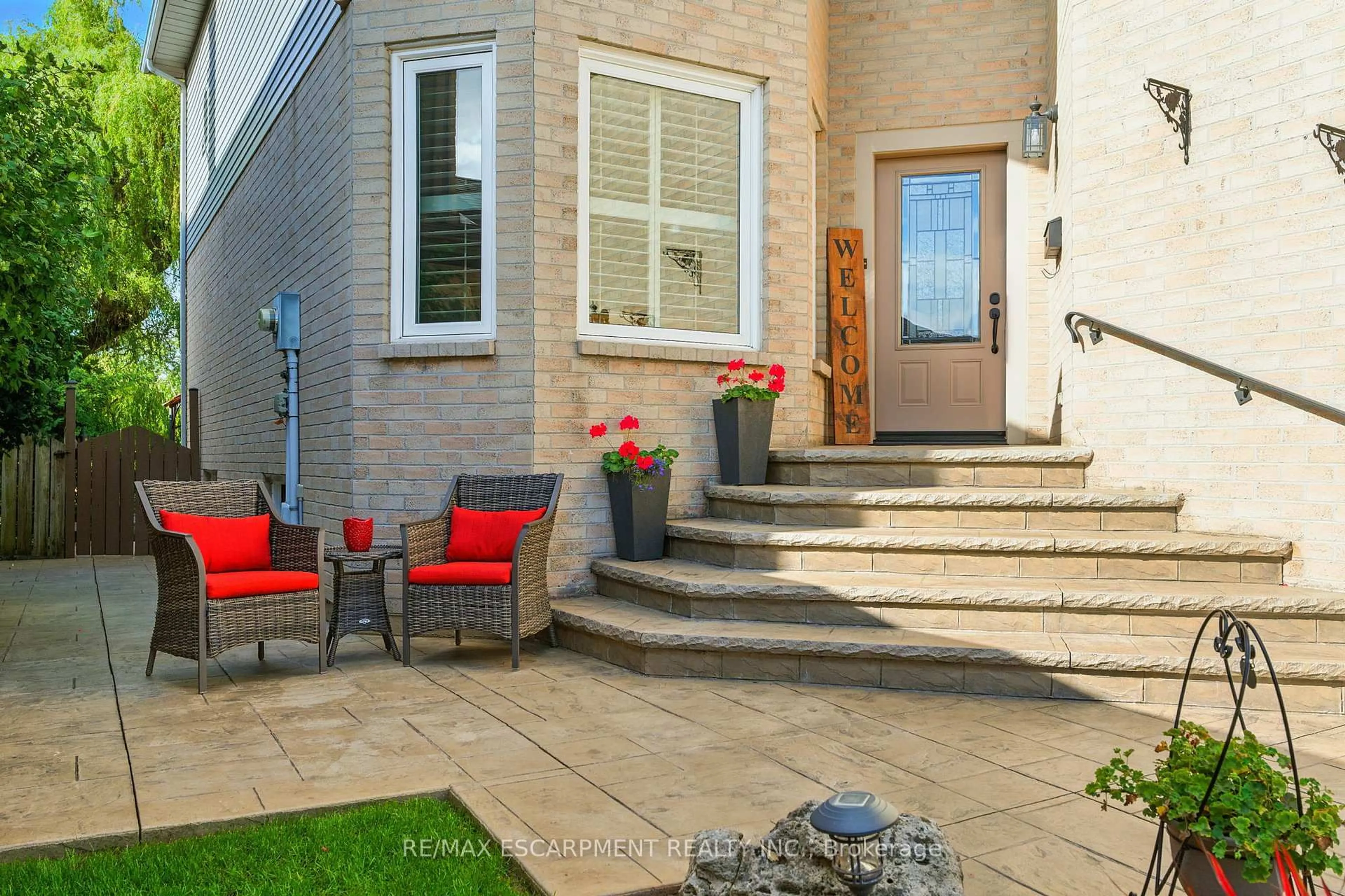 Patio, street for 5399 Sheldon Park Dr, Burlington Ontario L7L 5W9