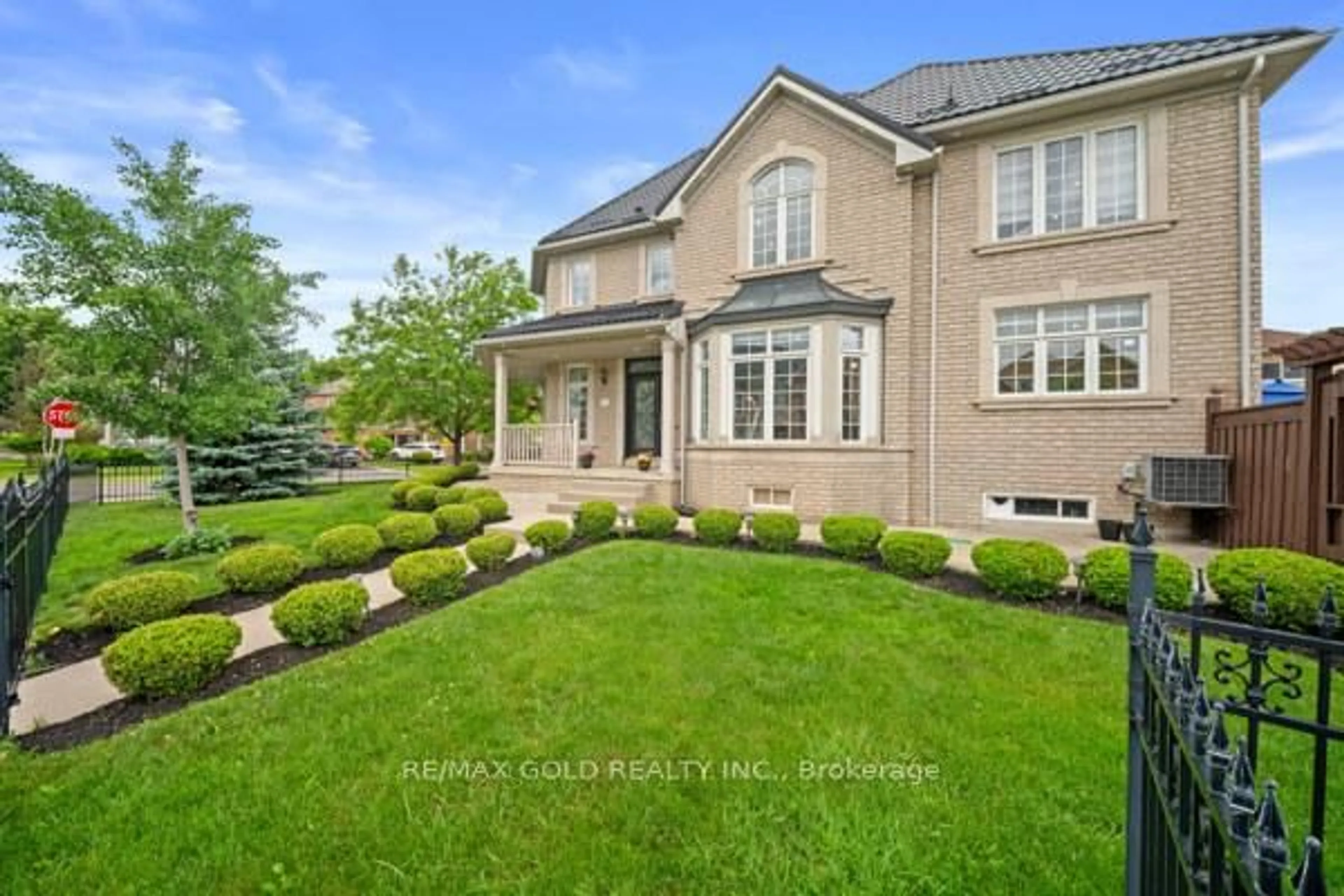 Home with brick exterior material, street for 39 Trailhead Cres, Brampton Ontario L6R 3H2