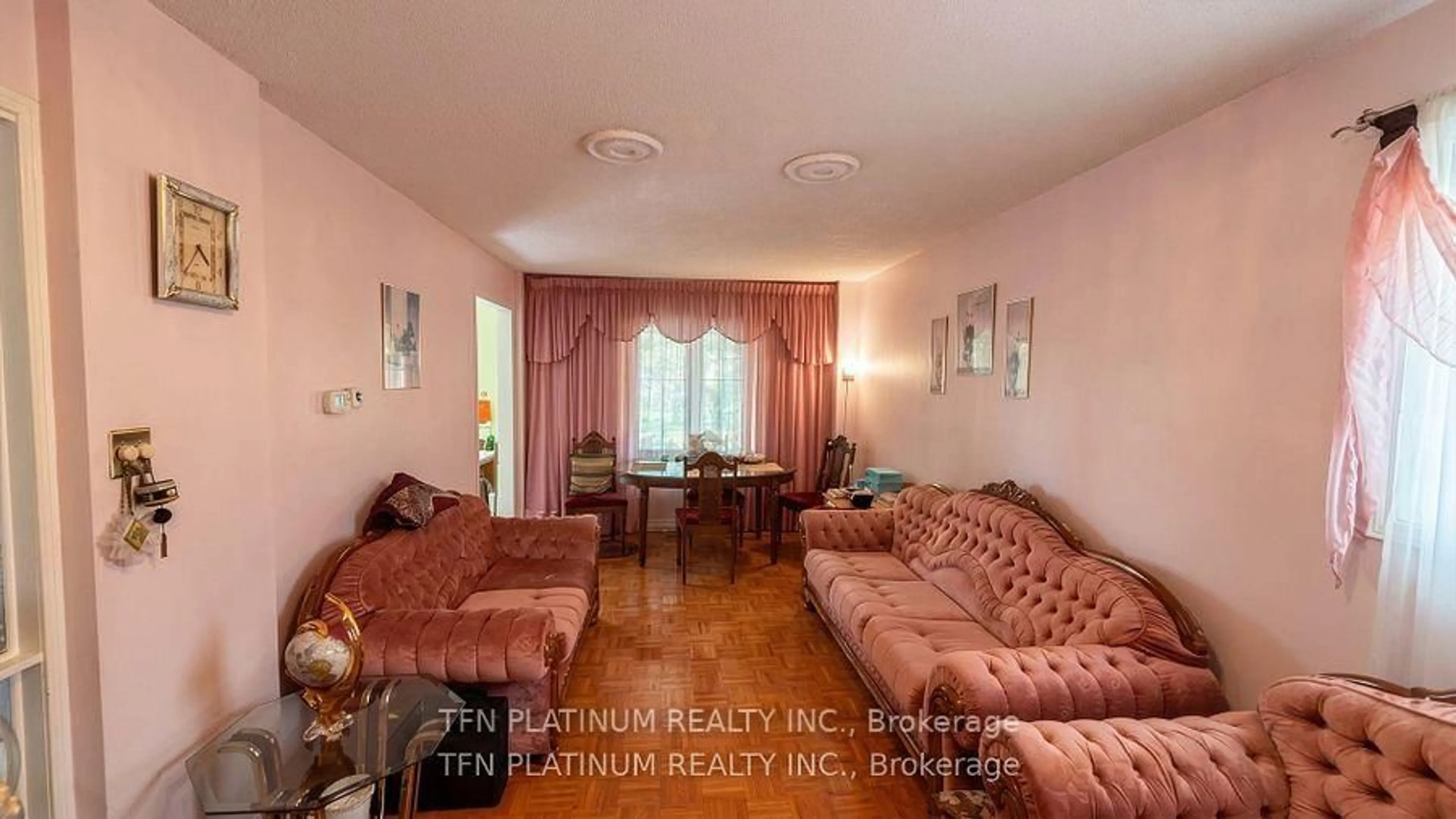 Living room with furniture, unknown for 59 Martindale Cres, Brampton Ontario L6X 2V7