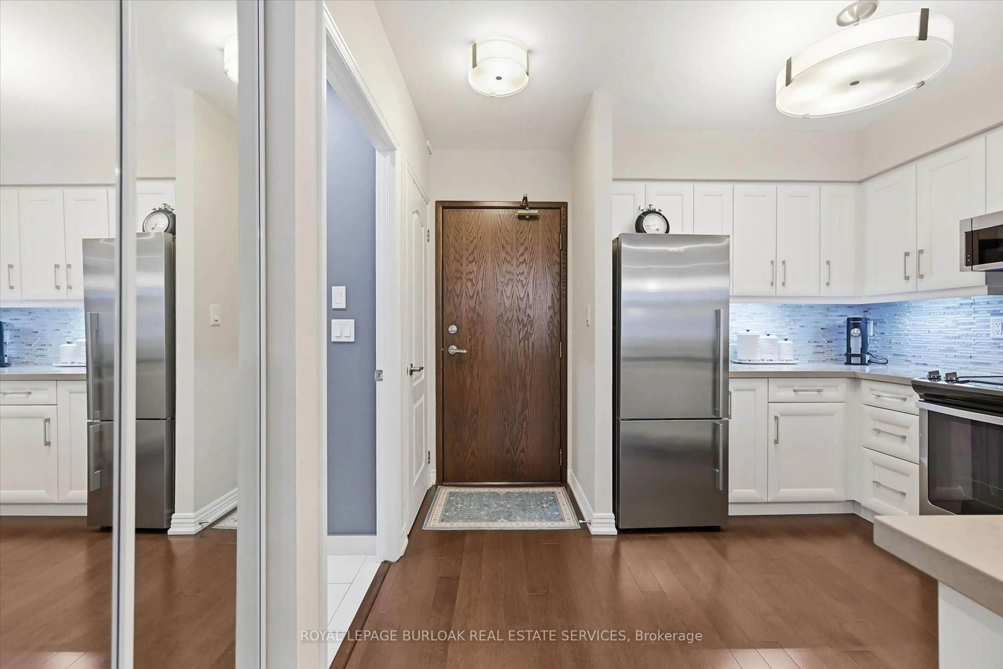 Indoor entryway for 1276 Maple Crossing Blvd #110, Burlington Ontario L7S 2J9