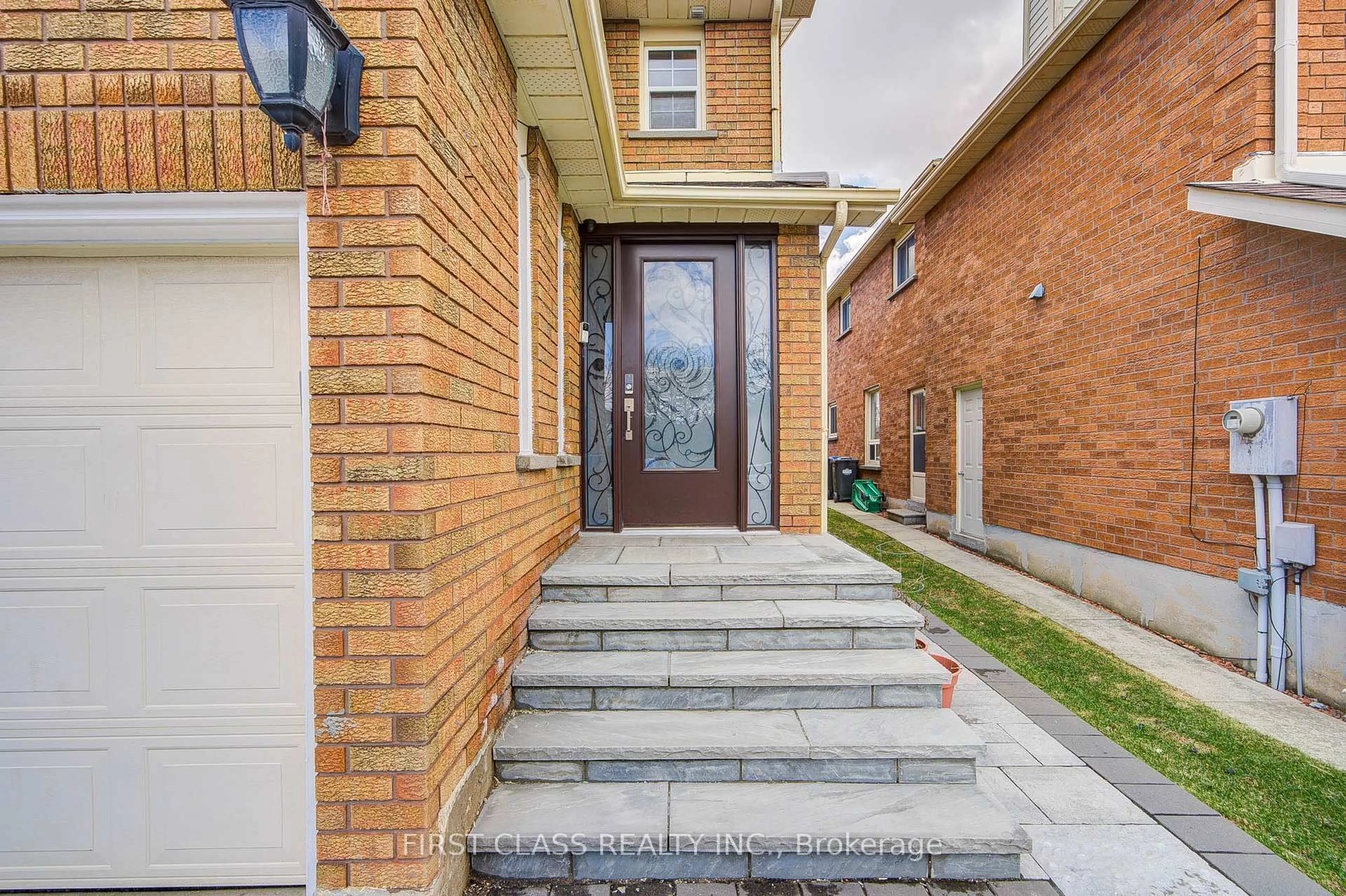 Home with brick exterior material, street for 4503 Kimbermount Ave, Mississauga Ontario L5M 4J4