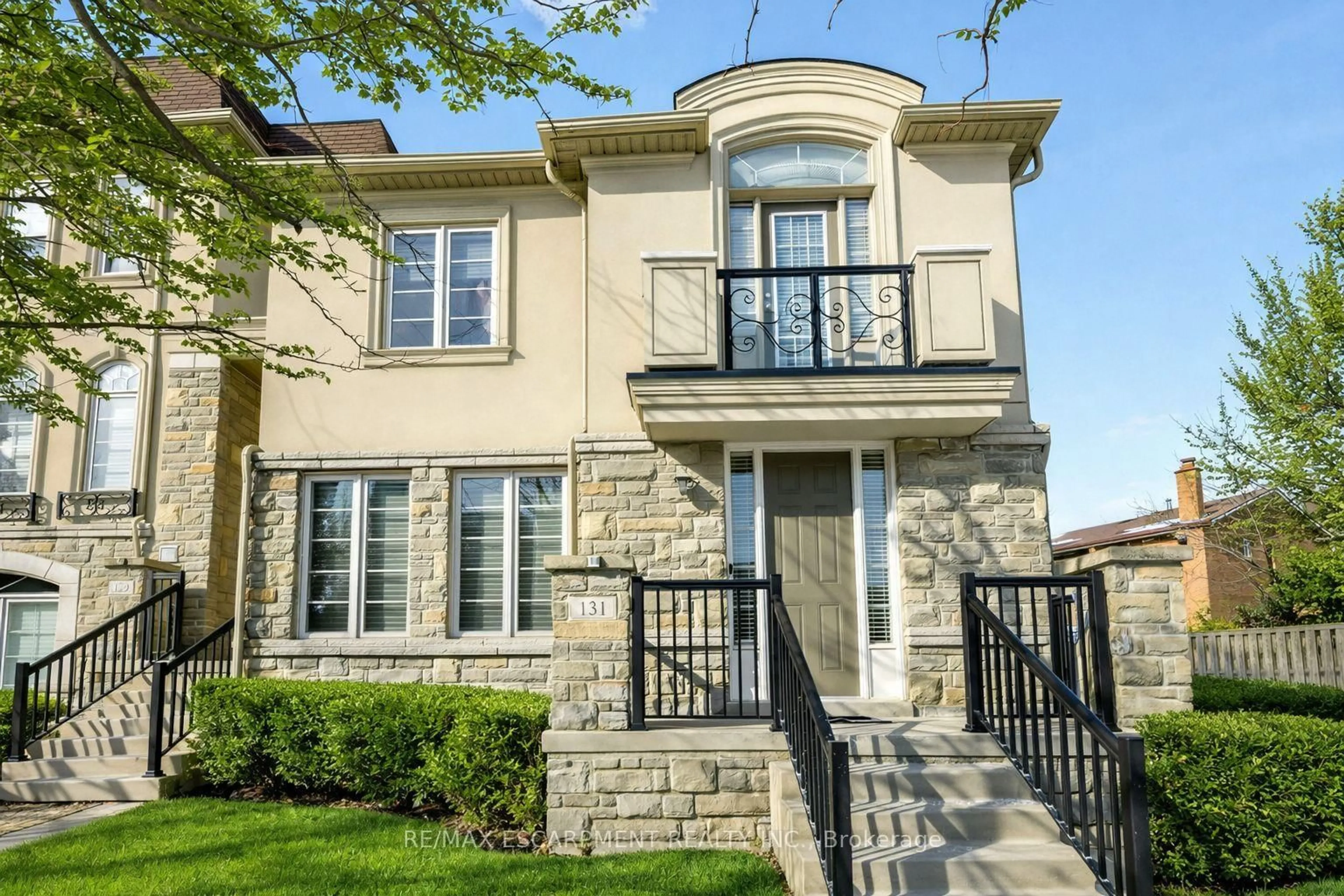 Home with brick exterior material, street for 131 Robert Speck Pkwy, Mississauga Ontario L4Z 0A6