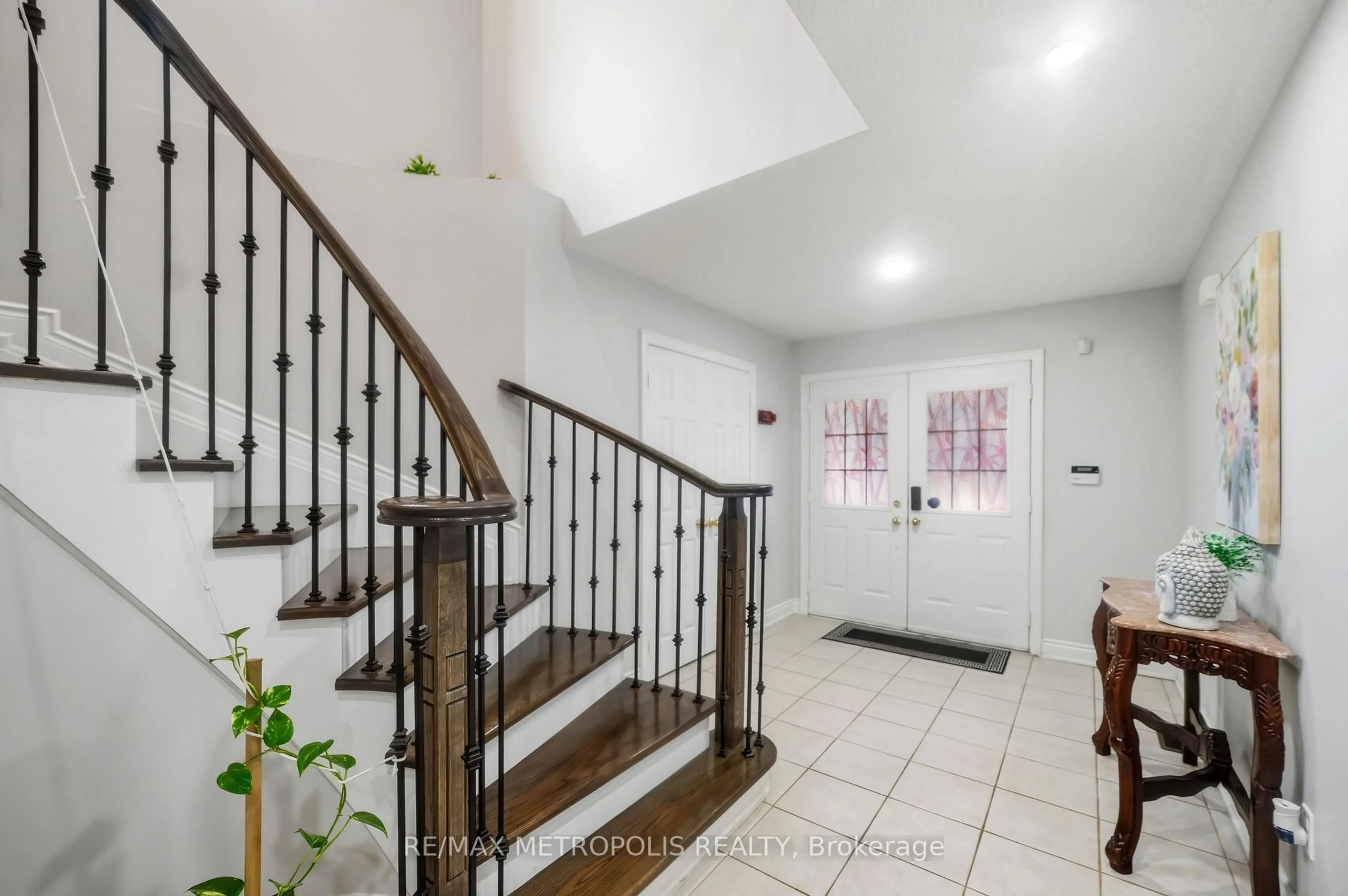 Indoor foyer for 13 Capistro St, Brampton Ontario L7A 3J2