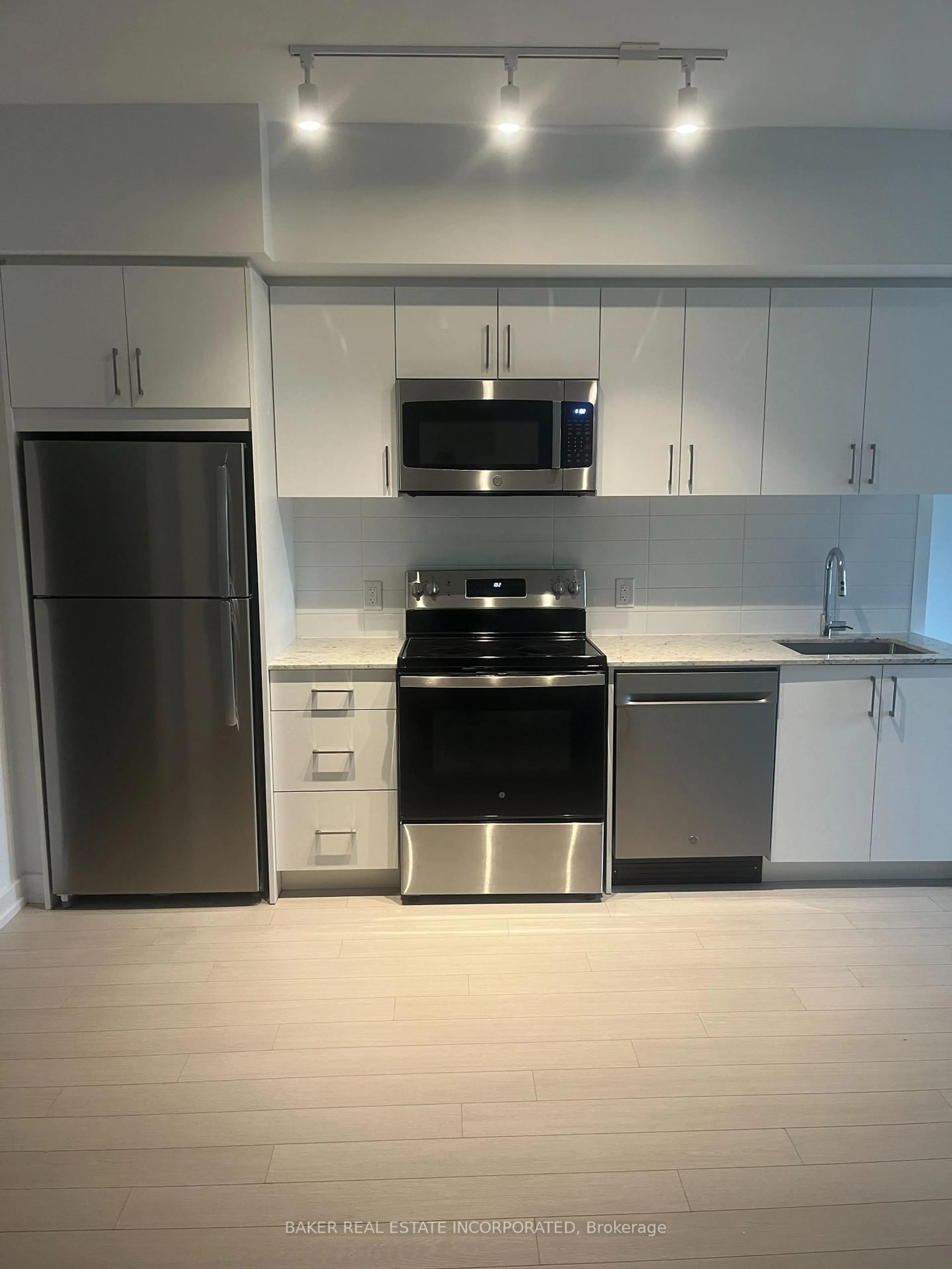 Standard kitchen, unknown for 4010 Eglinton Ave #413, Toronto Ontario M9A 0G5