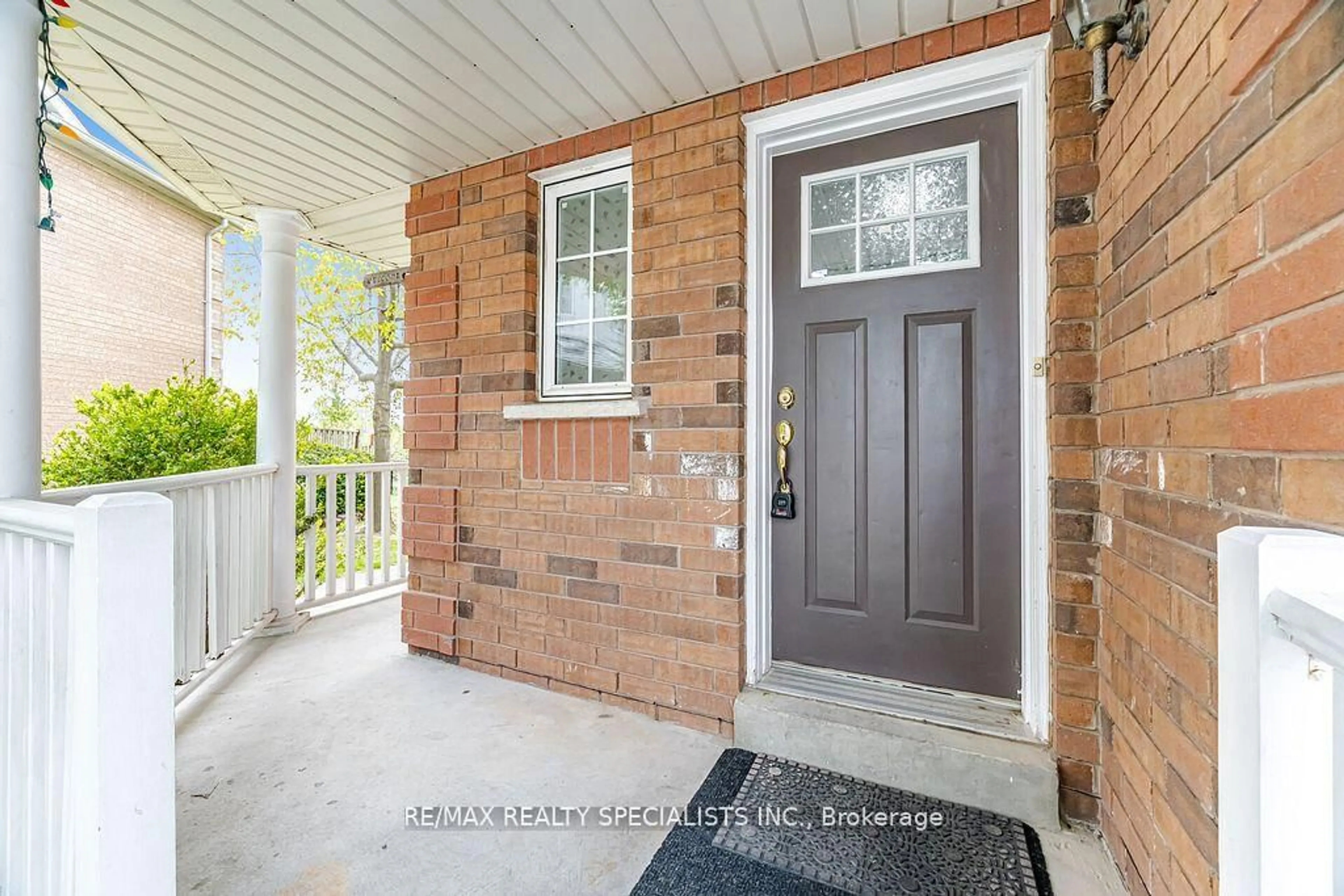 Indoor entryway for 9800 Mclaughlin Rd #136, Brampton Ontario L6X 4R1