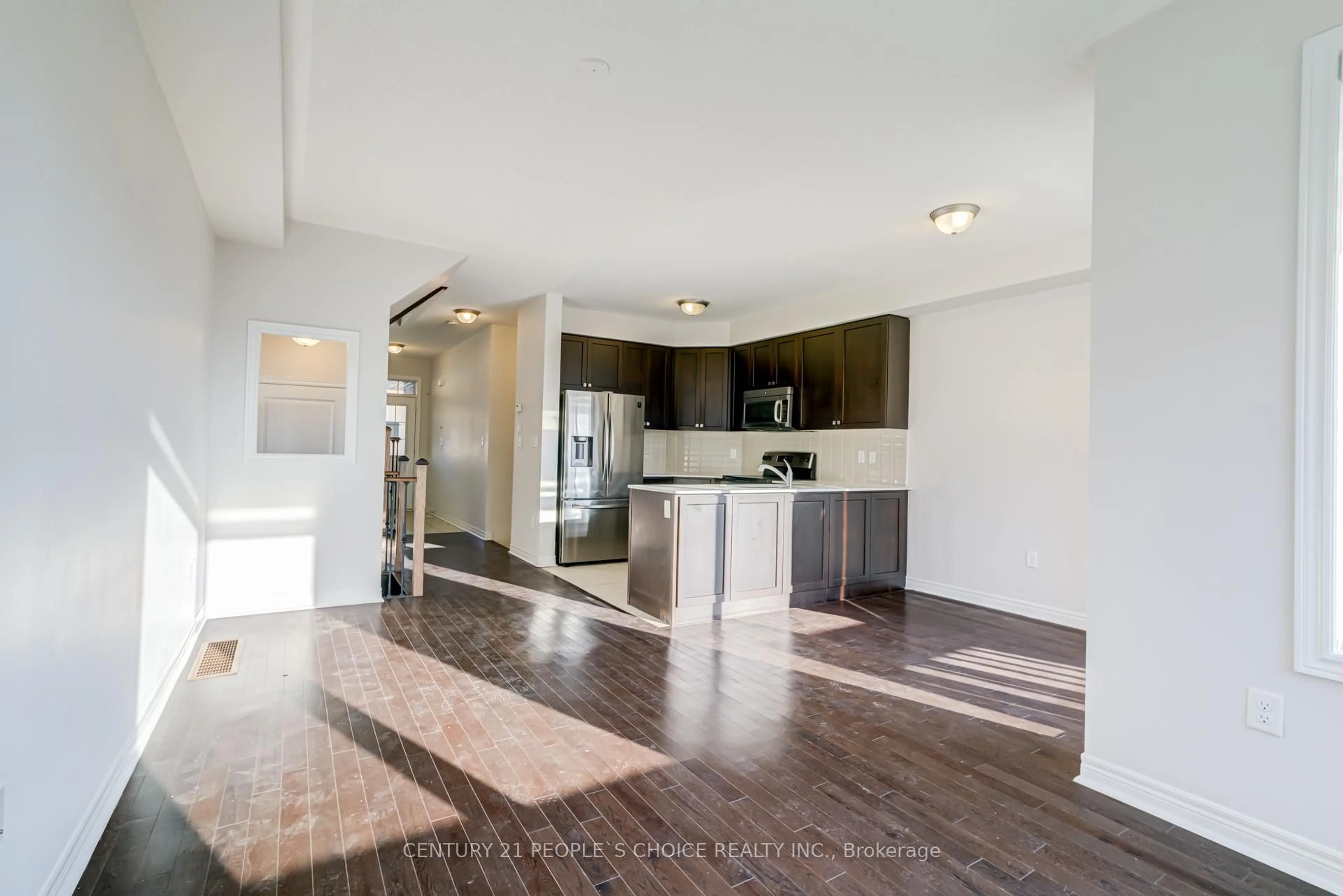 Open concept kitchen, unknown for 118 Finegan Circ, Brampton Ontario L7A 4Z9