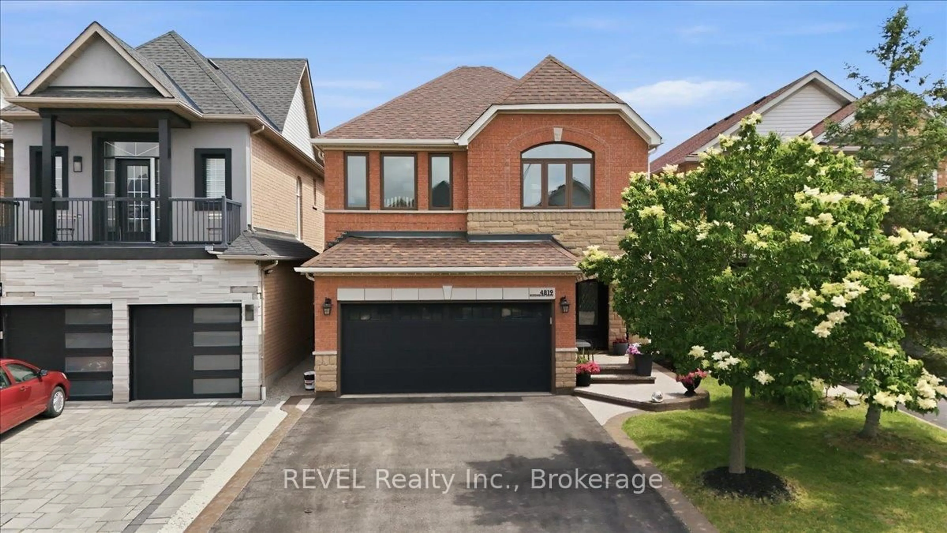 Home with brick exterior material, street for 4819 Bloomburg Dr, Mississauga Ontario L5M 7K4
