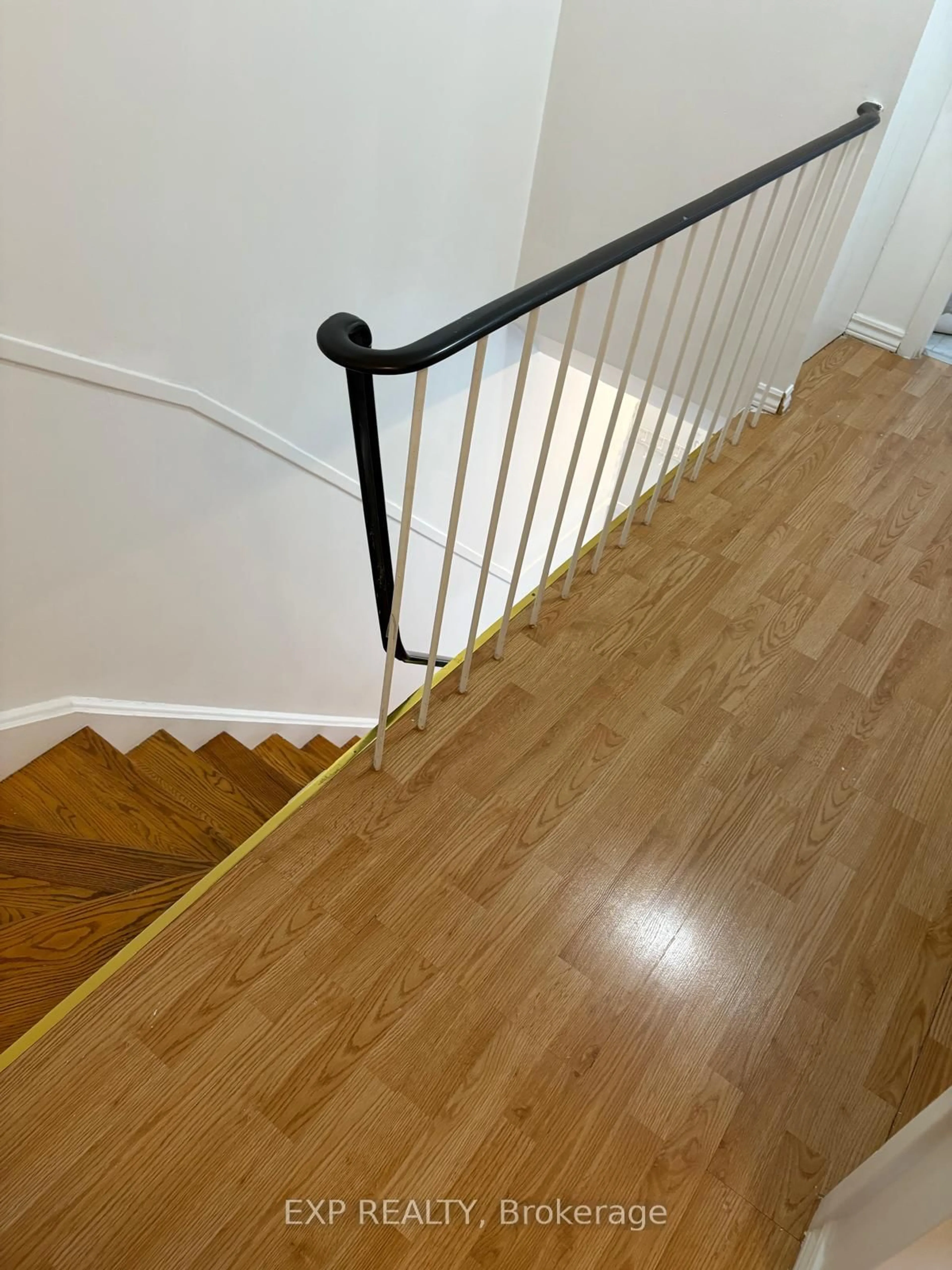 Stairs for 475 BRAMALEA Rd #151, Brampton Ontario L6T 2X3