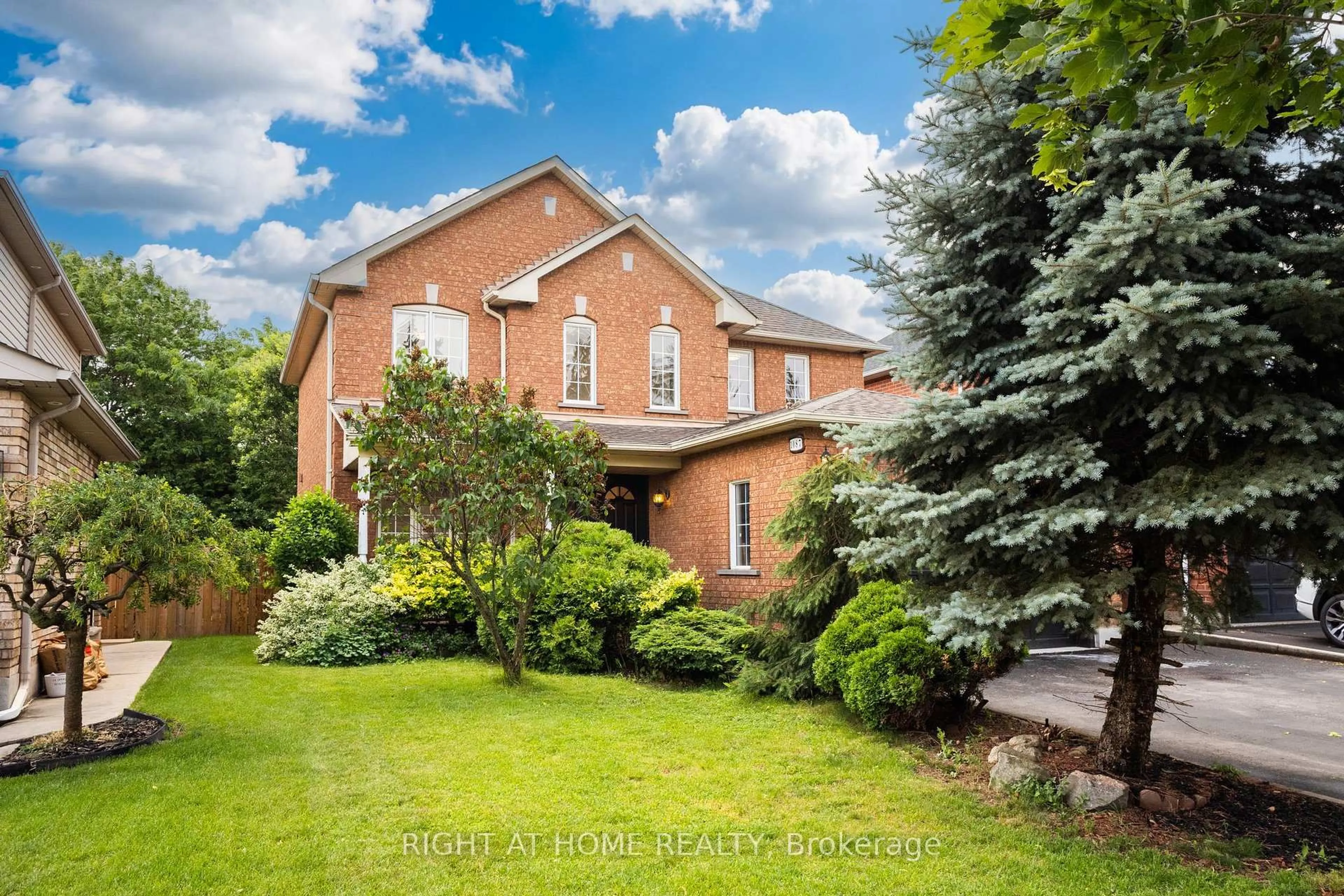 Home with brick exterior material, building for 1087 Augustus Dr, Burlington Ontario L7S 2L2
