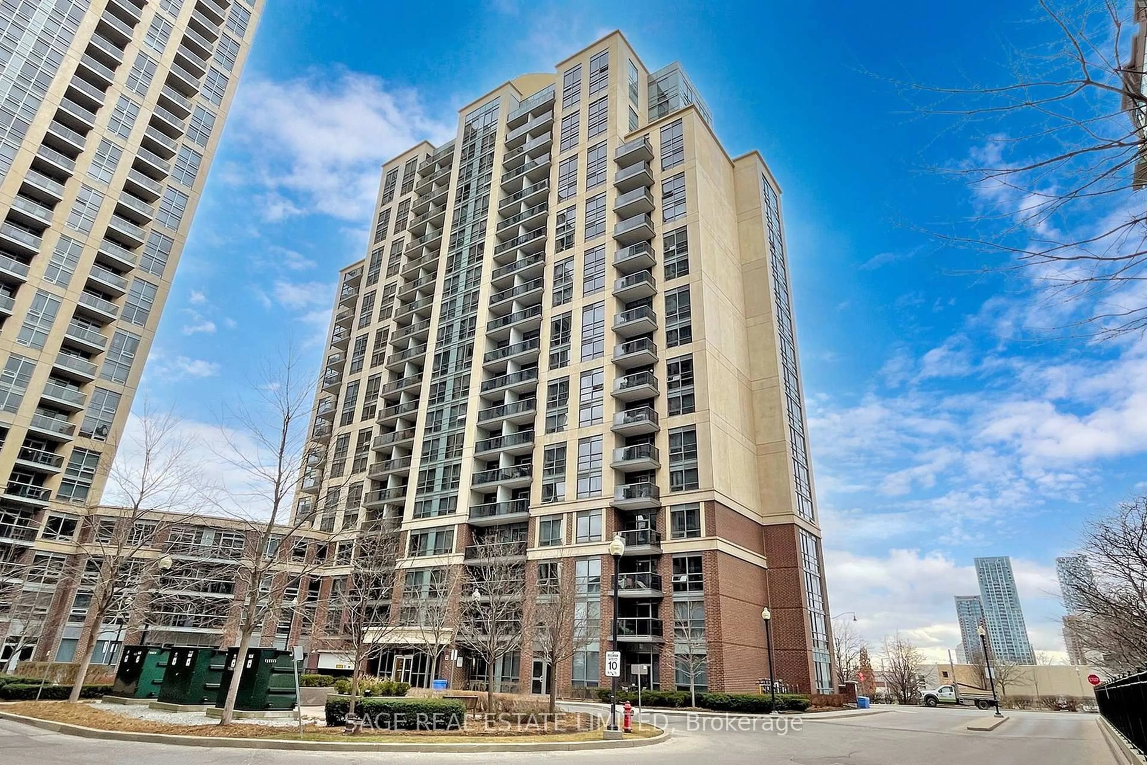Patio, building for 1 Michael Power Pl #605, Toronto Ontario M9A 0A1