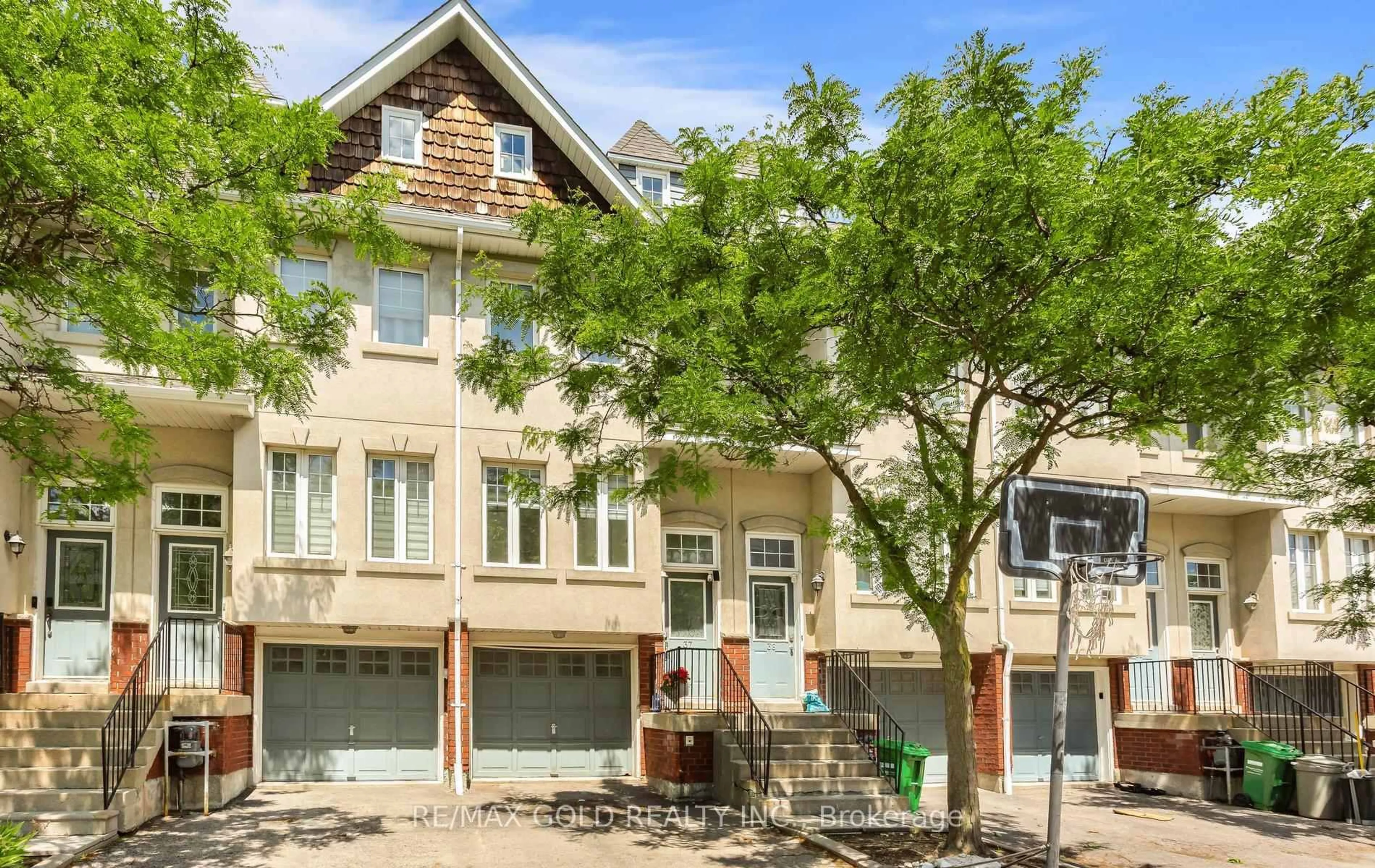 Unknown for 800 Dundas St #37, Mississauga Ontario L5C 4S5