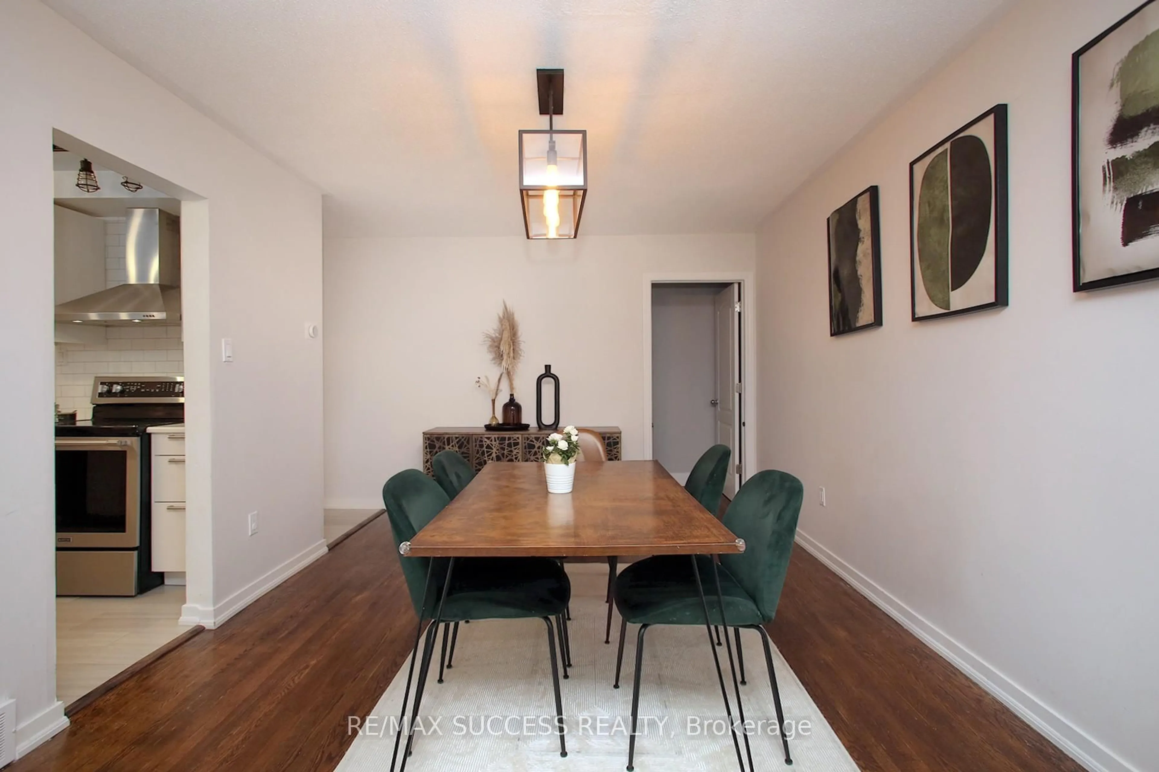 Dining room, wood/laminate floor for 591 Timber Lane #591, Burlington Ontario L7L 4B1