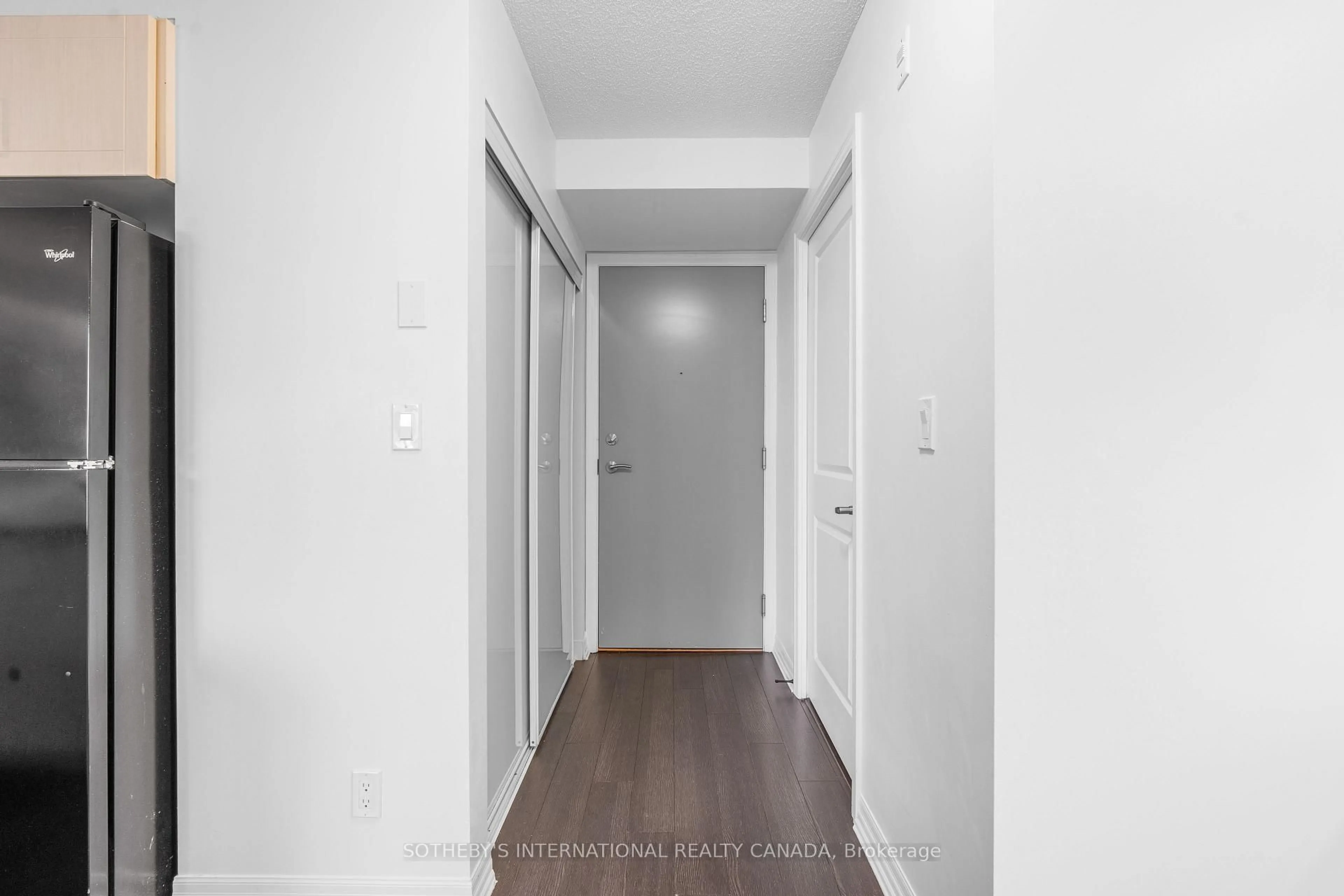 Indoor foyer for 80 Esther Lorrie Dr #201, Toronto Ontario M9W 0C6