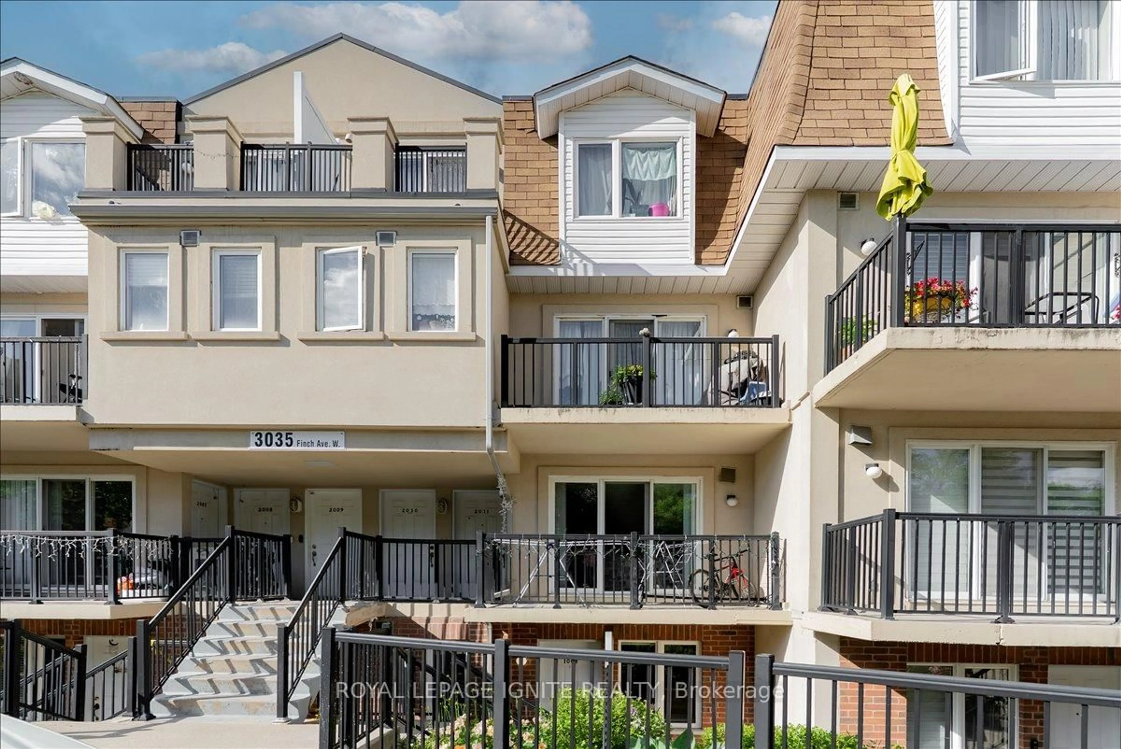 Unknown for 3035 Finch Ave Ave #1004, Toronto Ontario M9M 0A2