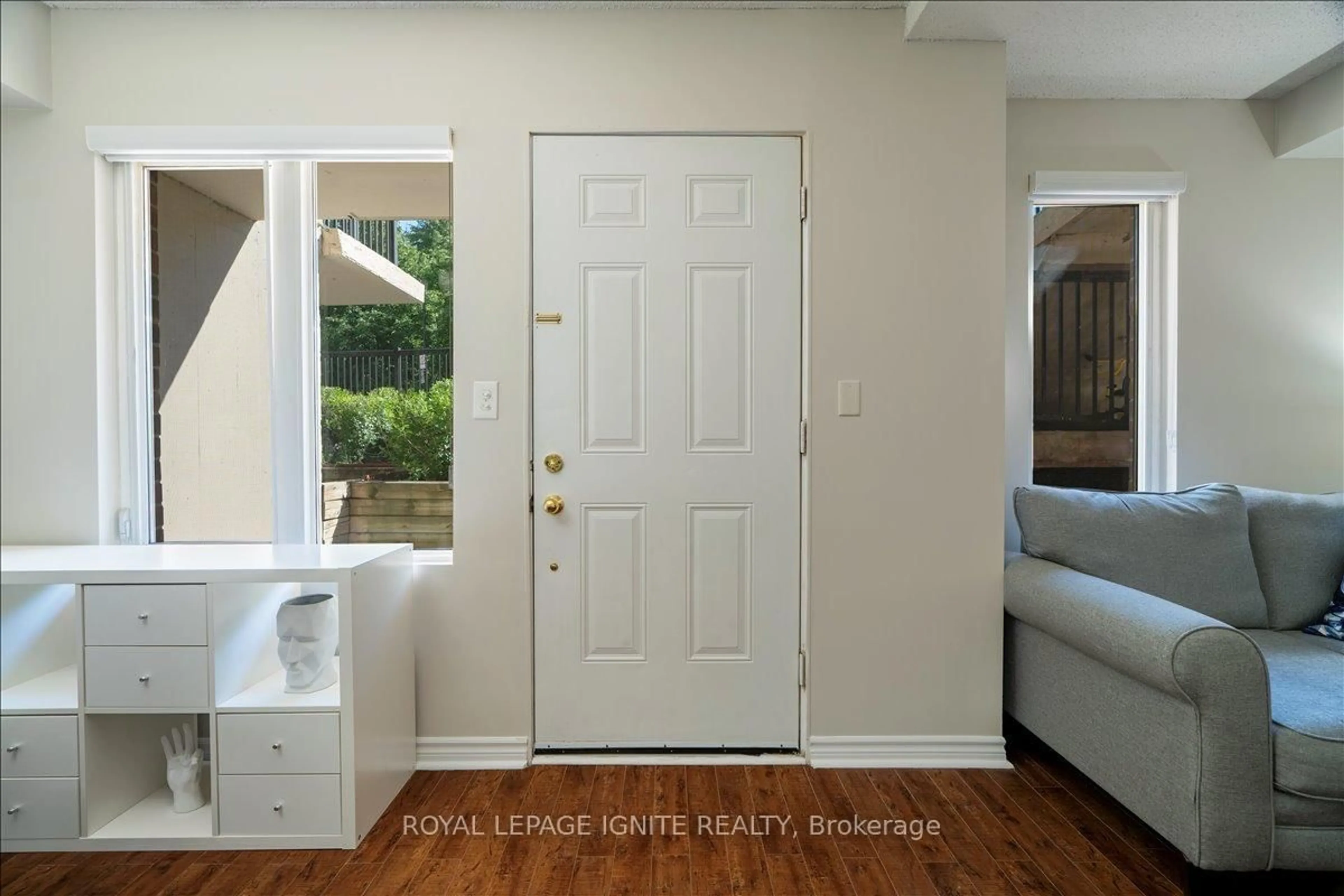 Indoor entryway for 3035 Finch Ave Ave #1004, Toronto Ontario M9M 0A2