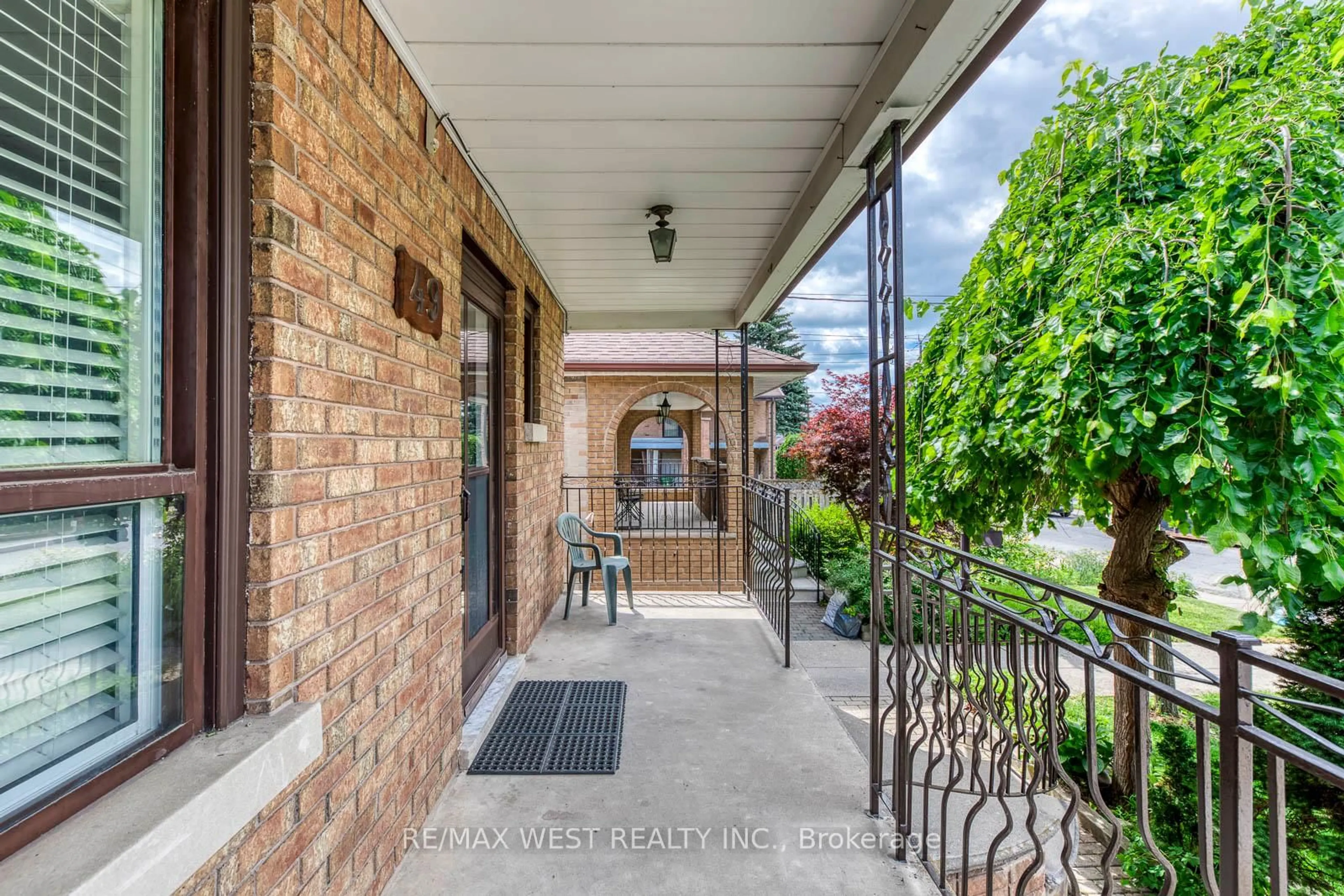 Unknown for 49 Montcalm Ave, Toronto Ontario M6E 4N8