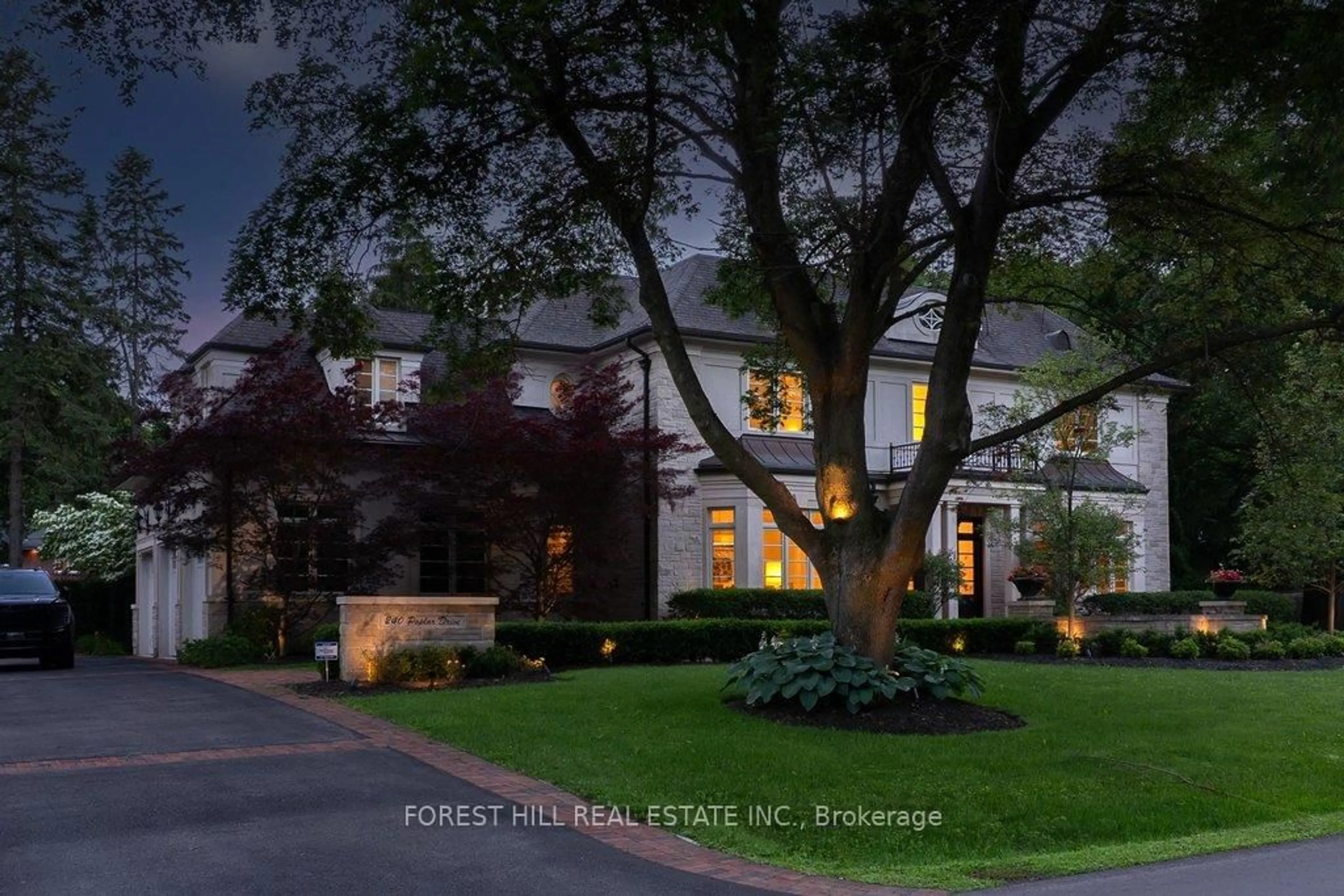 Unknown for 240 Poplar Dr, Oakville Ontario L6J 4C8