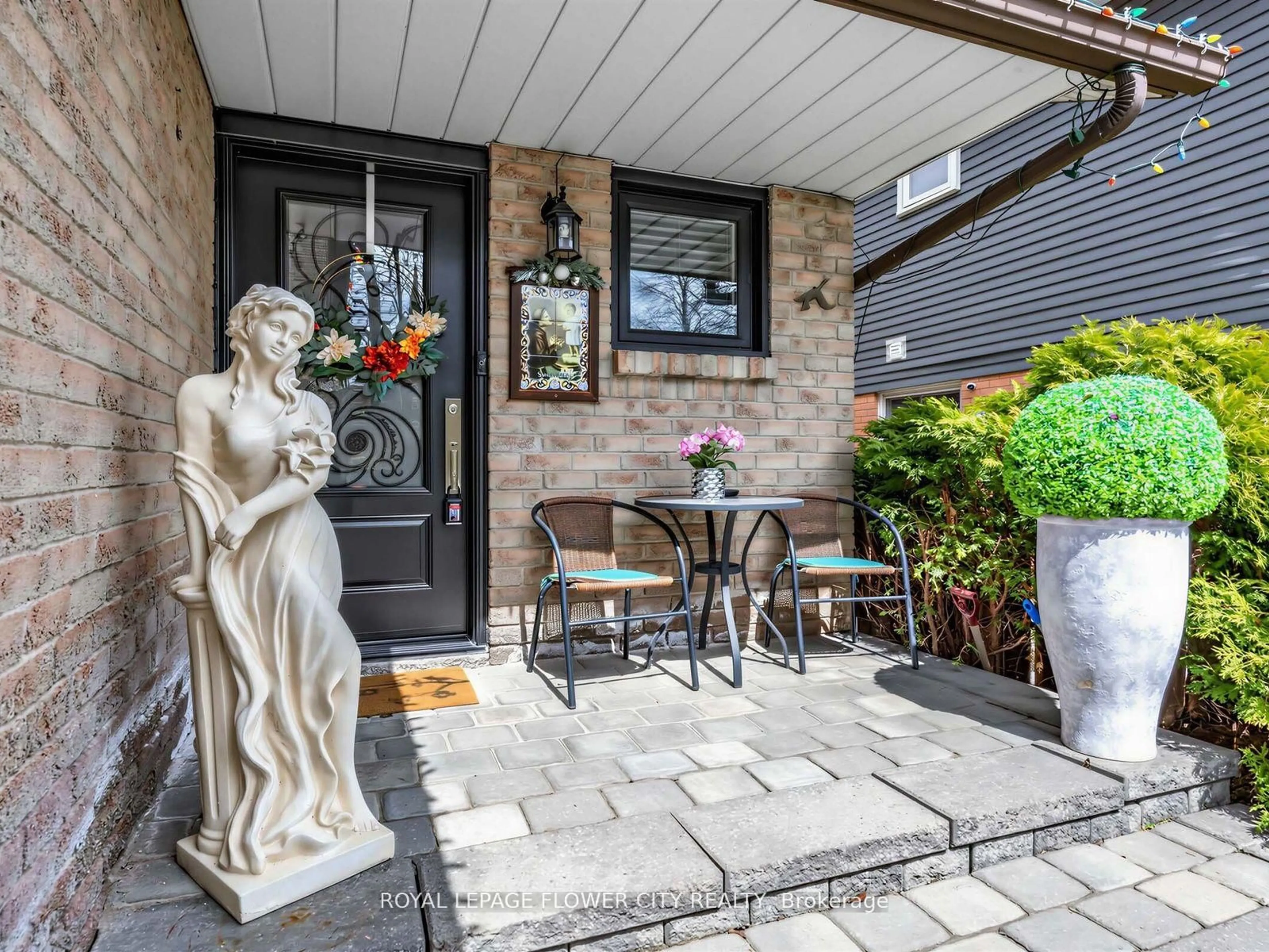 Patio, street for 16 Blossom Ave, Brampton Ontario L6X 2W3