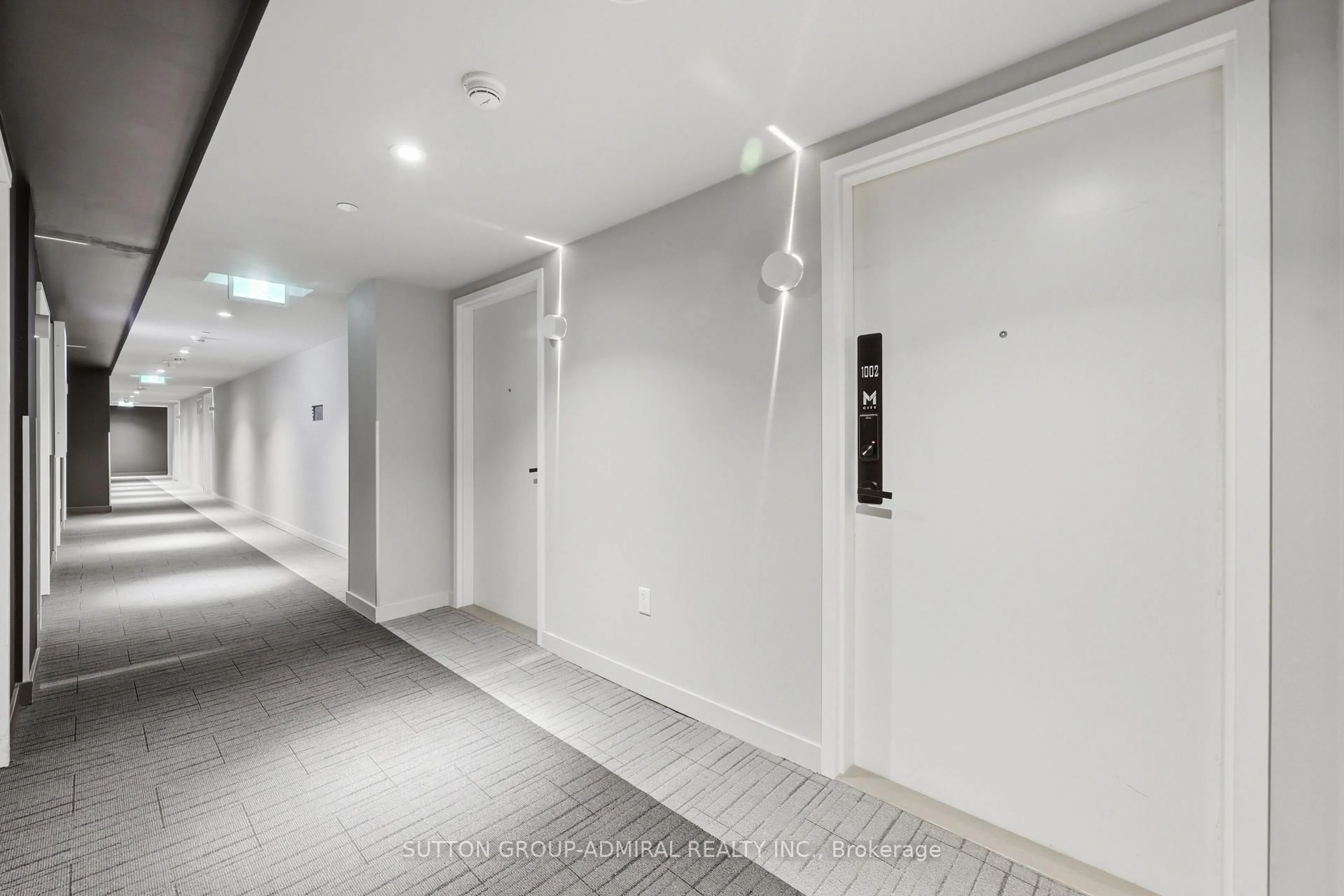 Indoor foyer for 3900 confederation Pkwy #1002, Mississauga Ontario L5B 0M3