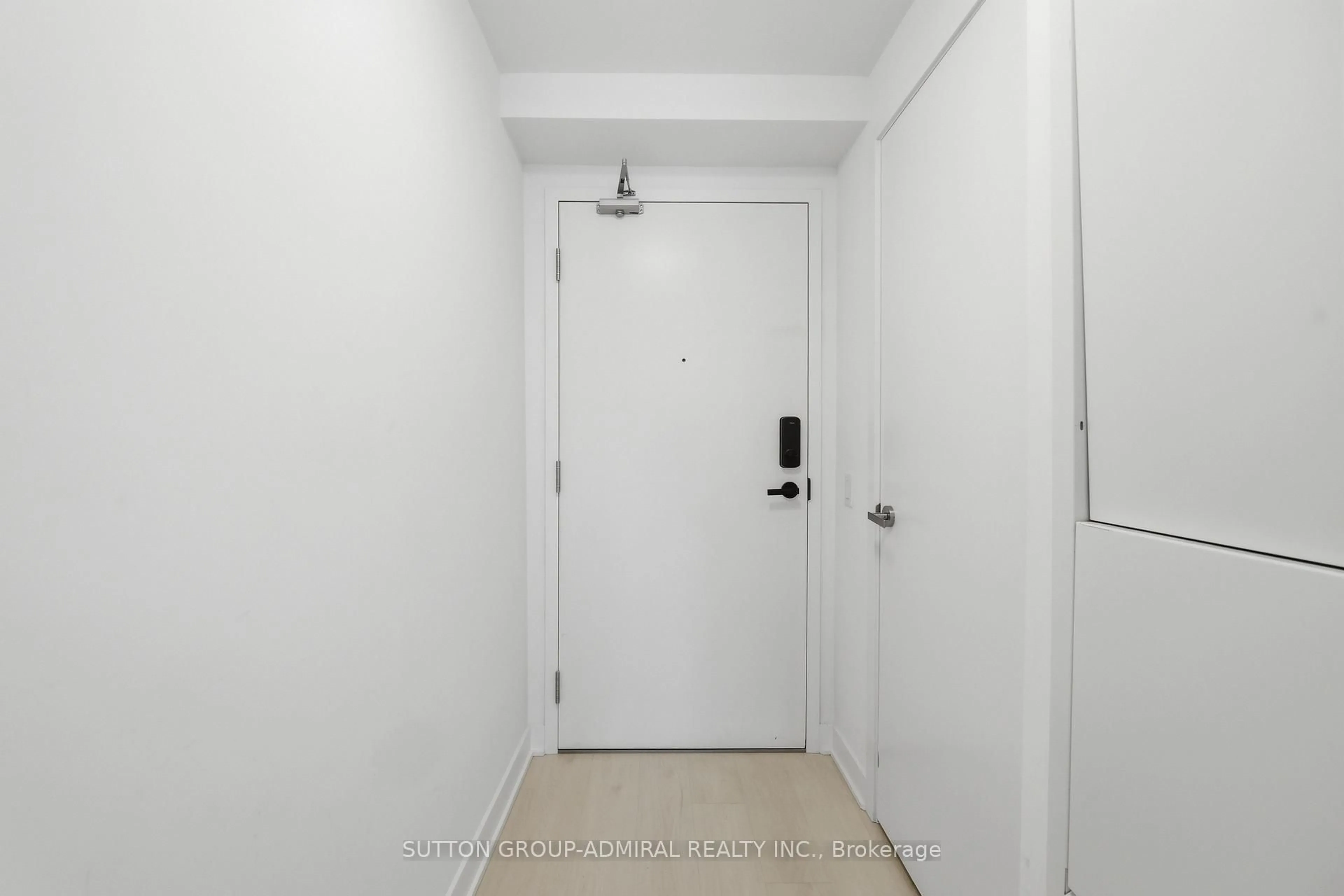 Unknown for 3900 confederation Pkwy #1002, Mississauga Ontario L5B 0M3