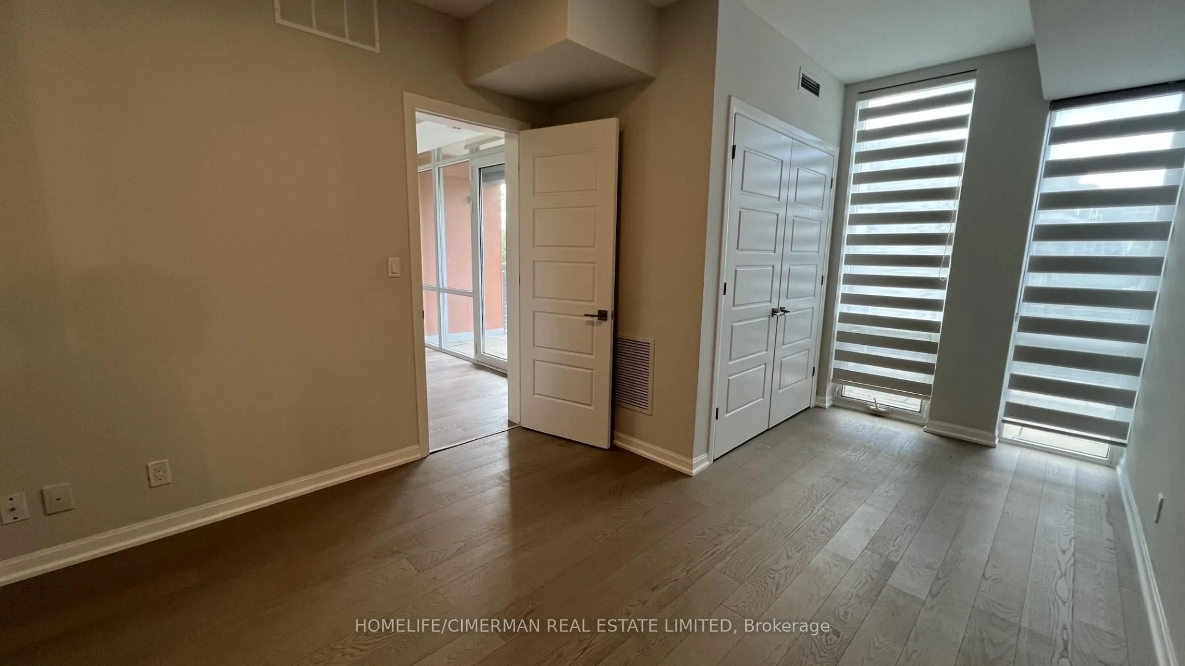 Indoor entryway for 3028 Creekshore Common #113, Oakville Ontario L5M 5K6