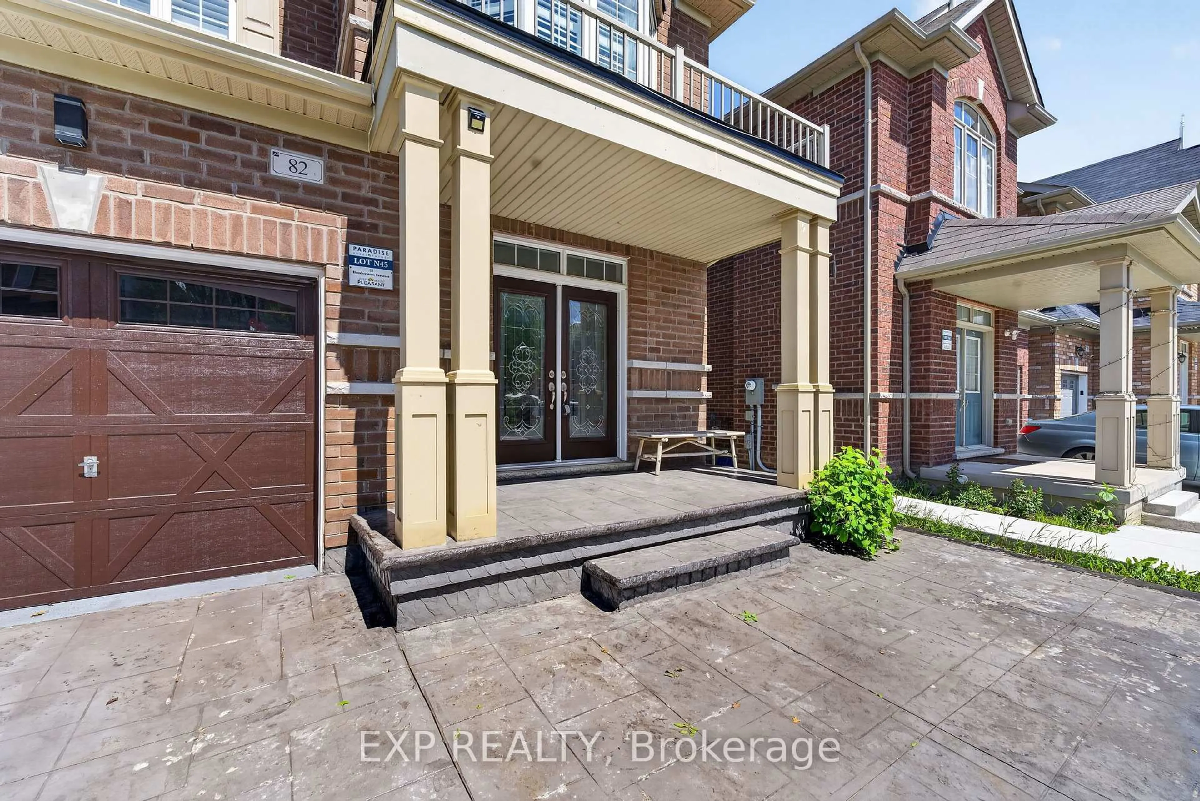 Indoor entryway for 82 Humberstone Cres, Brampton Ontario L7A 4C1