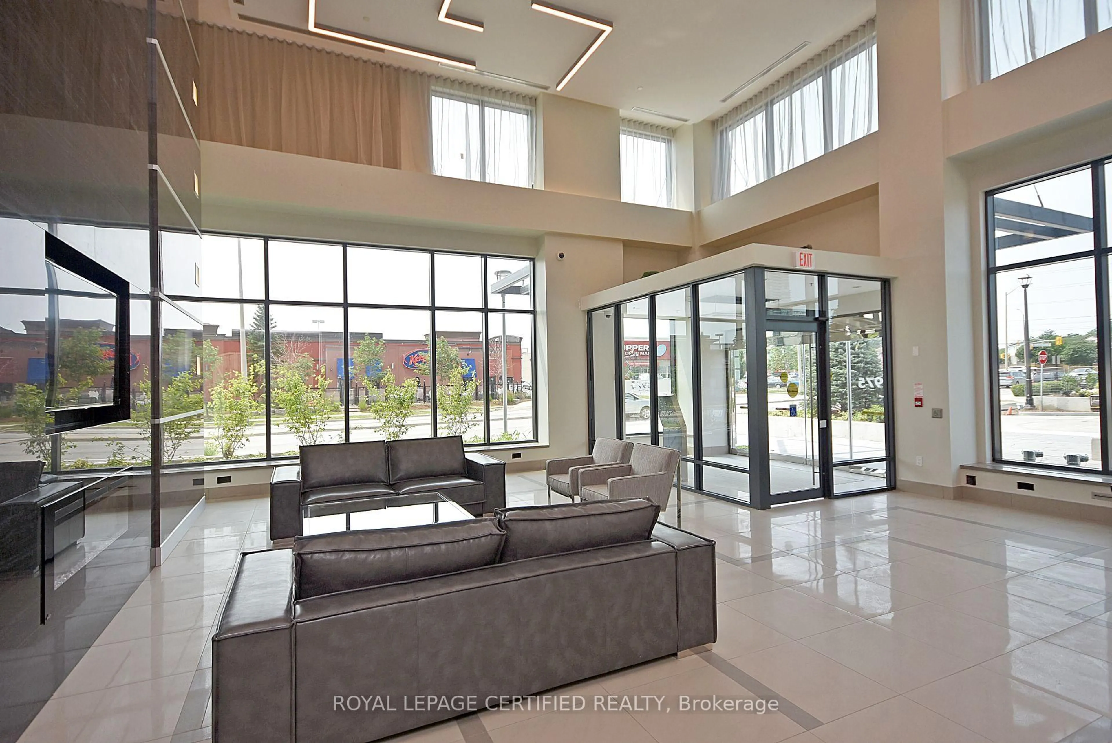 Indoor foyer for 3975 Grand Park Dr #1302, Mississauga Ontario L5B 4M6
