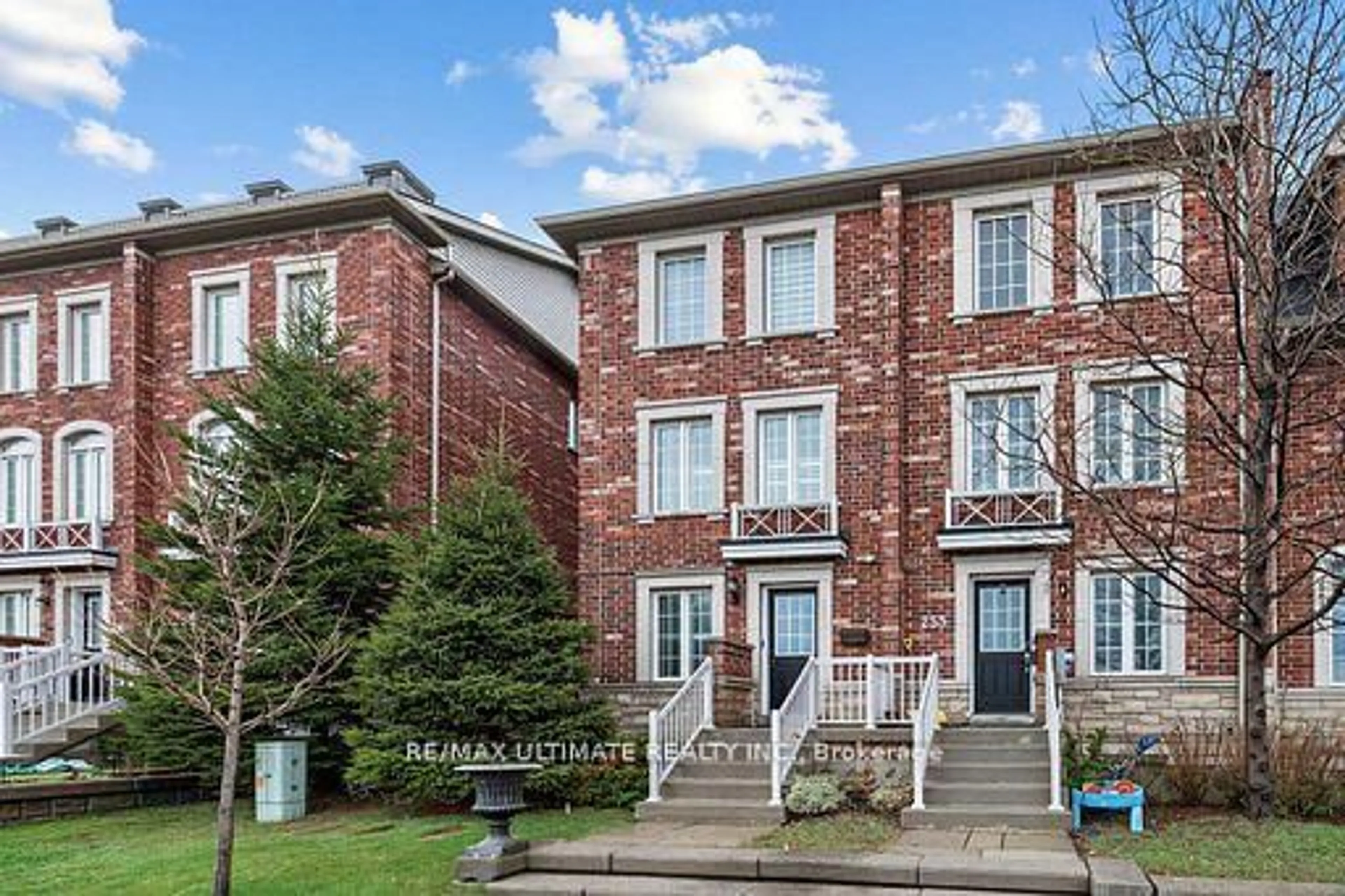 Home with brick exterior material, unknown for 255 Torbarrie Rd, Toronto Ontario M3L 0E2