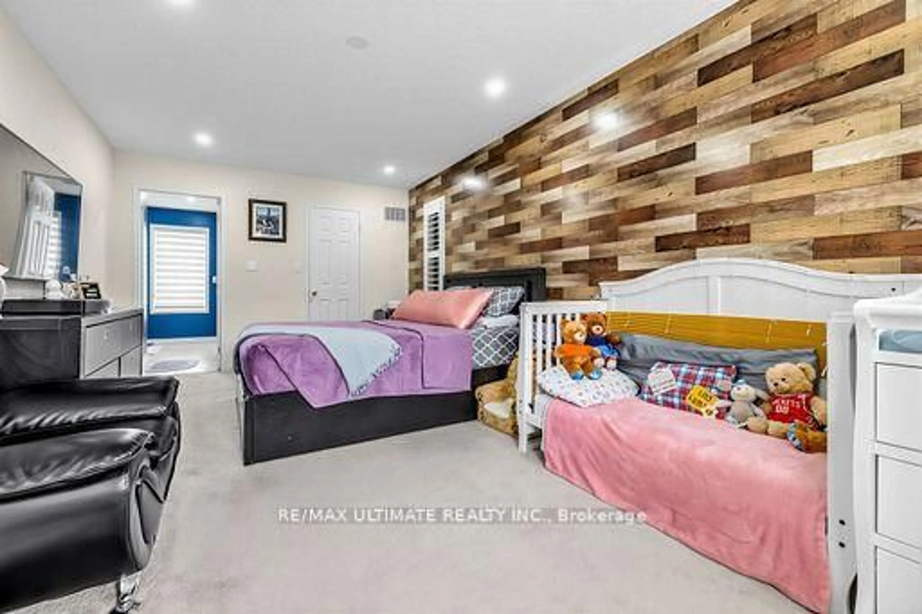 Unknown for 255 Torbarrie Rd, Toronto Ontario M3L 0E2
