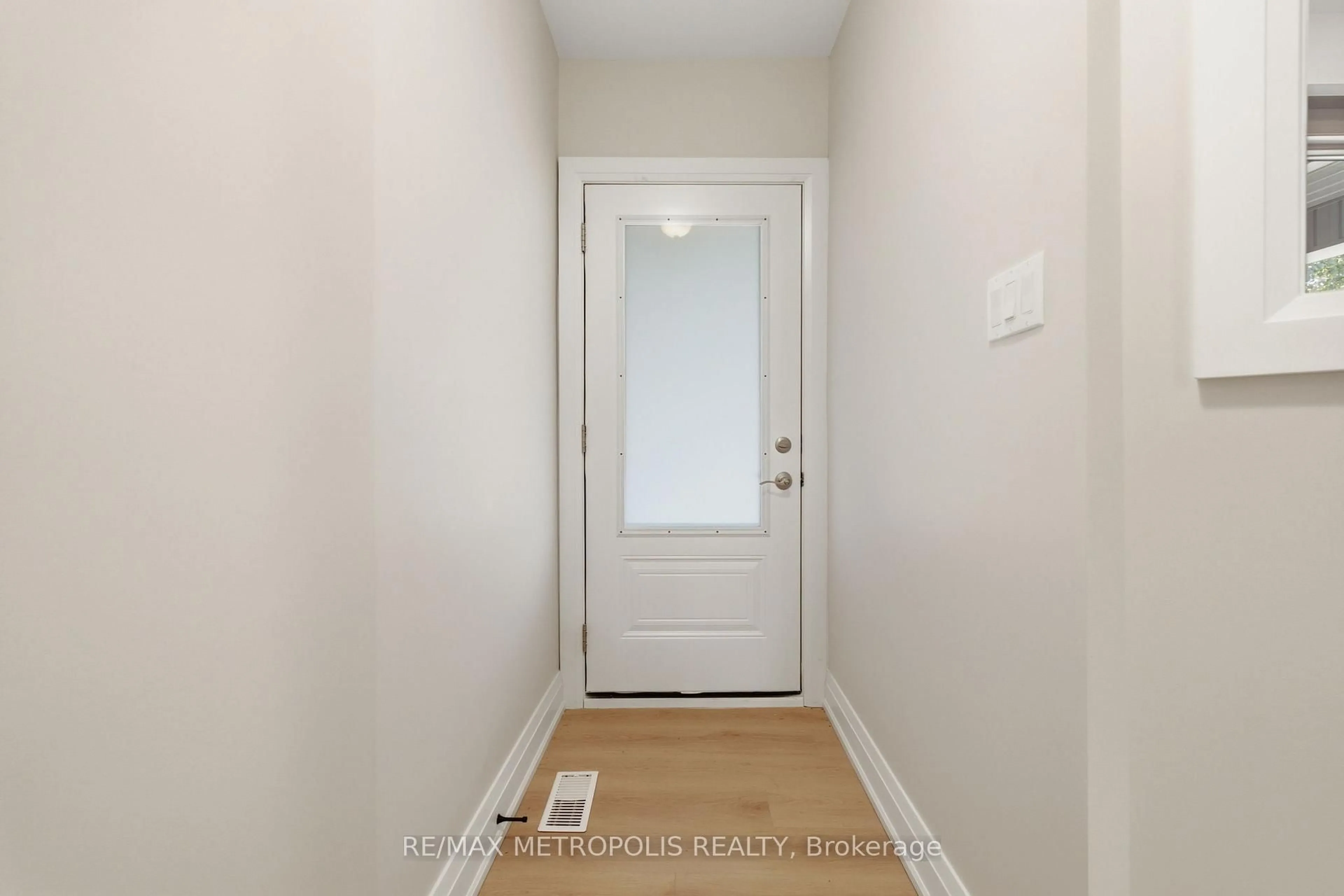 Indoor entryway for 14 McRoberts Ave, Toronto Ontario M6E 4P4
