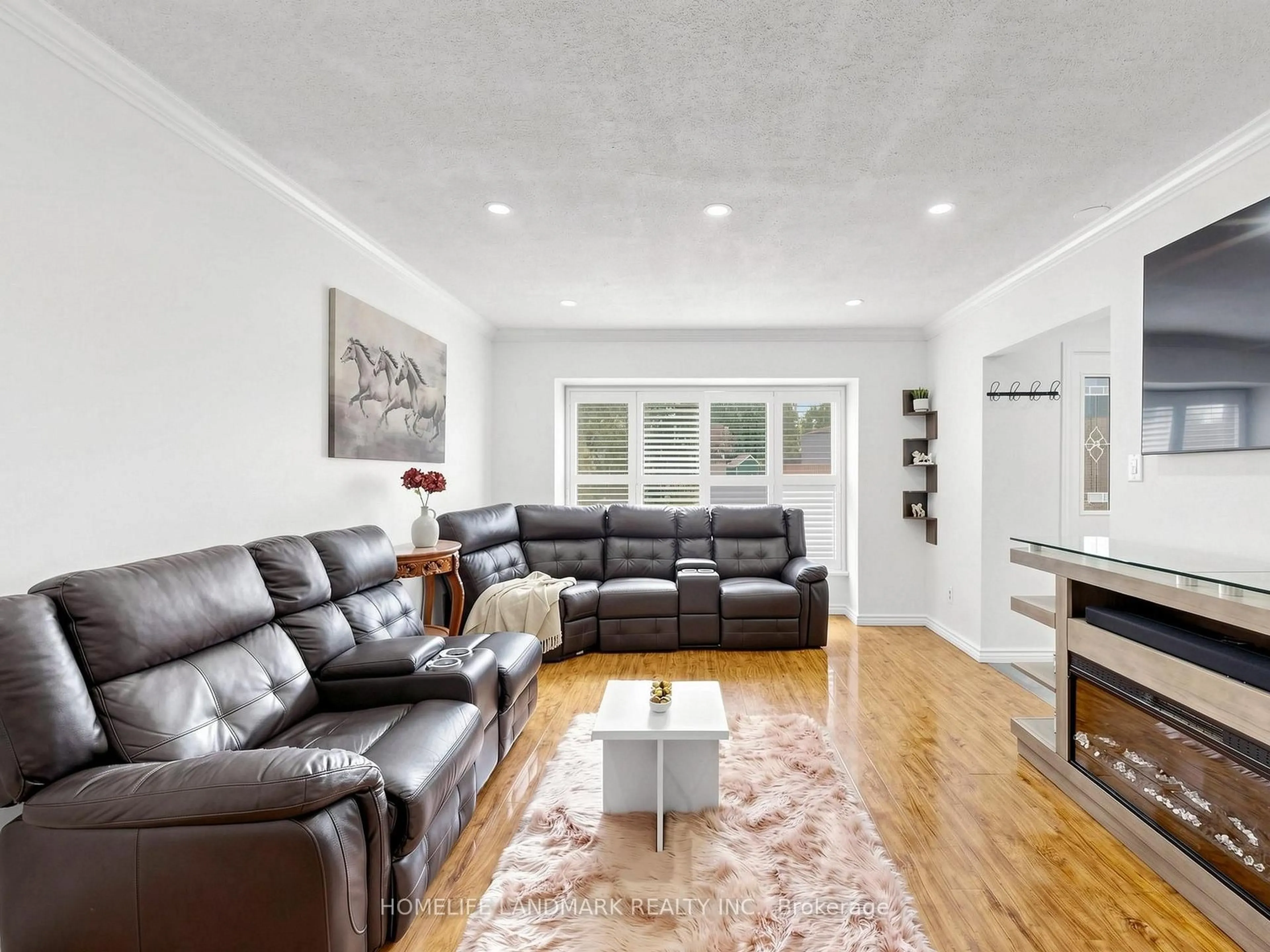 Living room with furniture, unknown for 42 Glenmore Cres, Brampton Ontario L6S 1H8