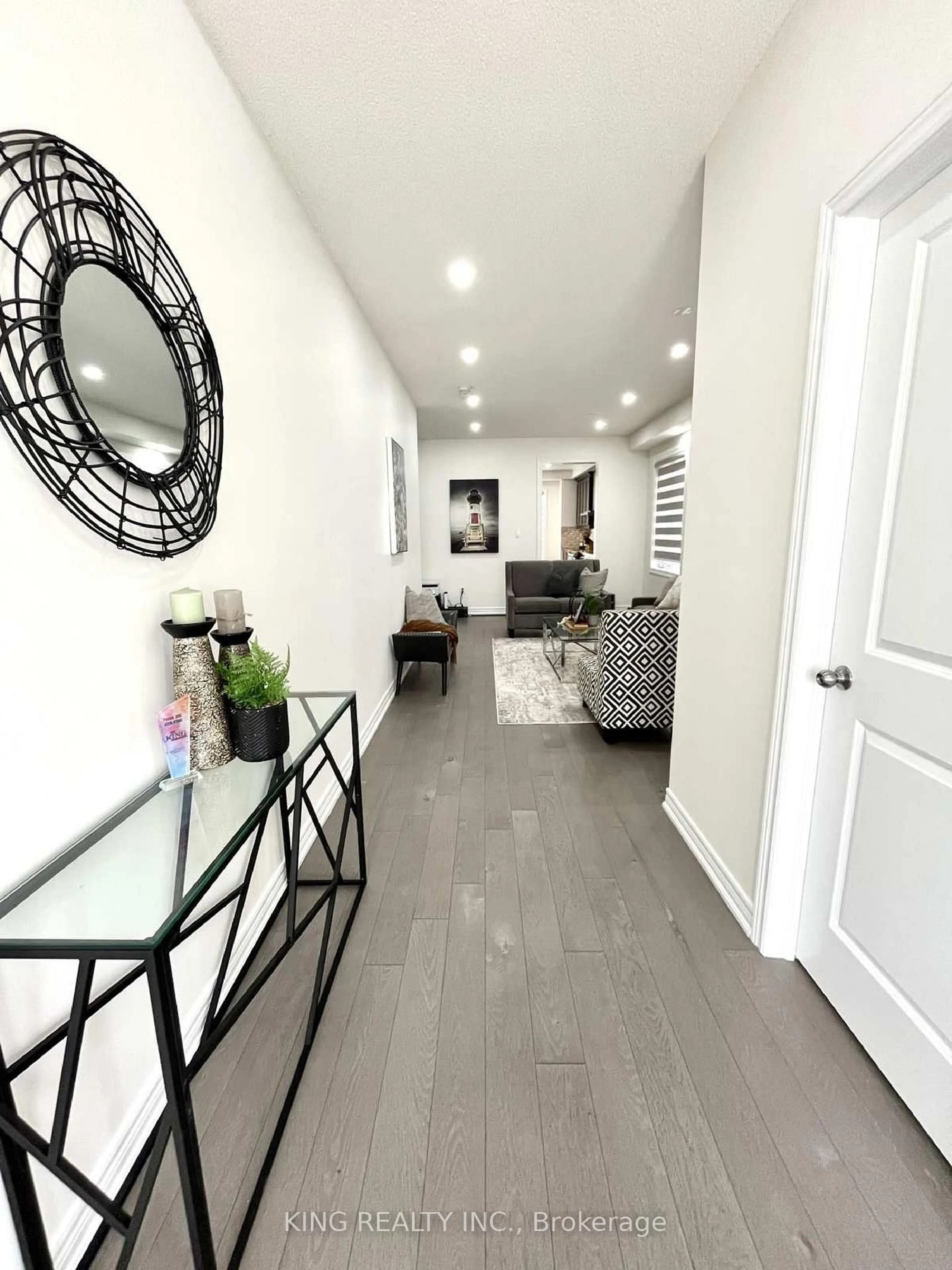 Indoor entryway for 63 Cobriza Cres, Brampton Ontario L7A 5A6