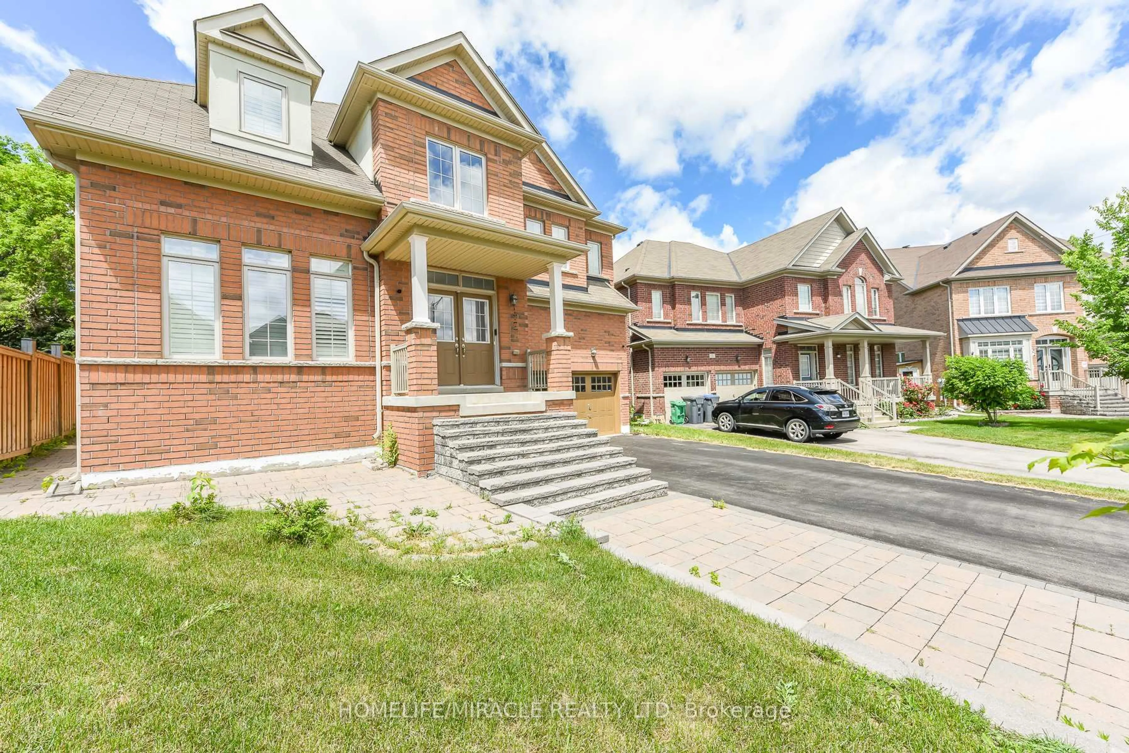 Unknown for 10 Danfield Crt, Brampton Ontario L6Y 2X9