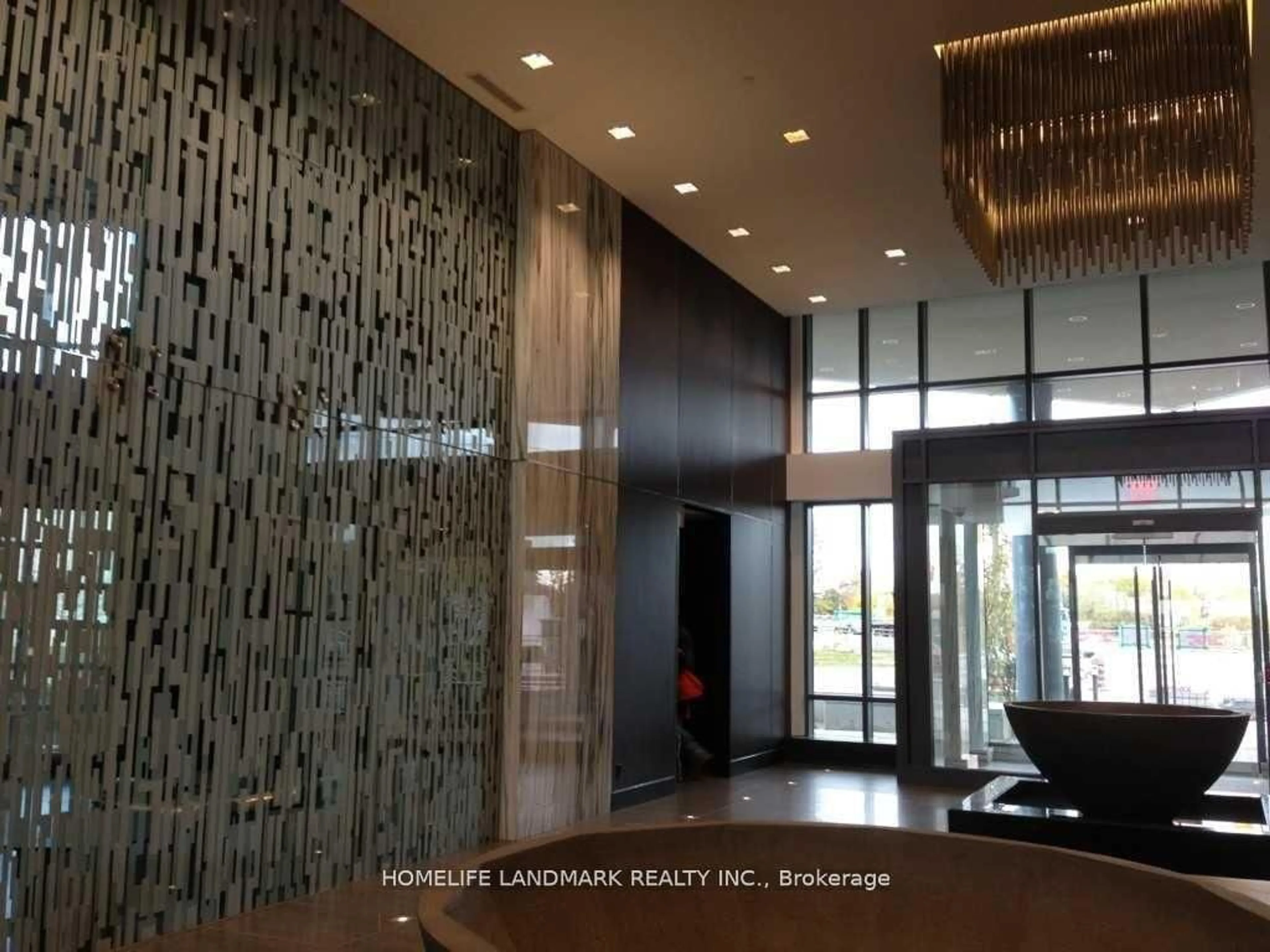 Indoor foyer for 215 Sherway Gardens Rd #311, Toronto Ontario M9C 0A4