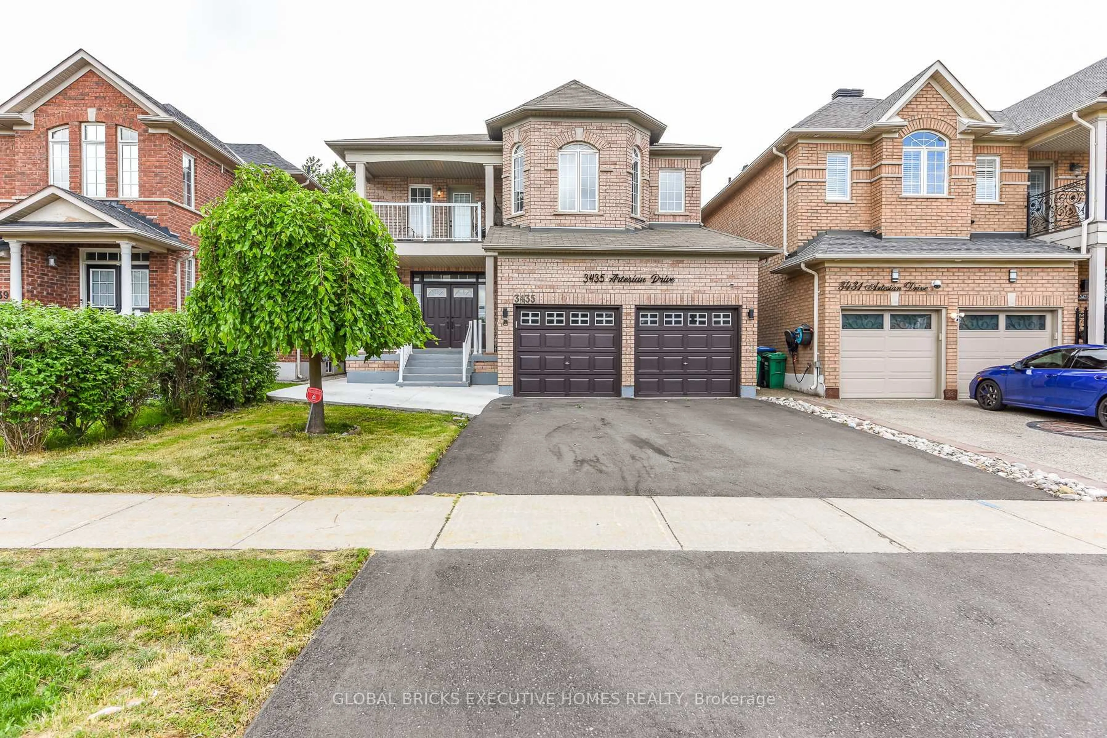 Home with brick exterior material, street for 3435 Artesina Dr, Mississauga Ontario L5M 7K3
