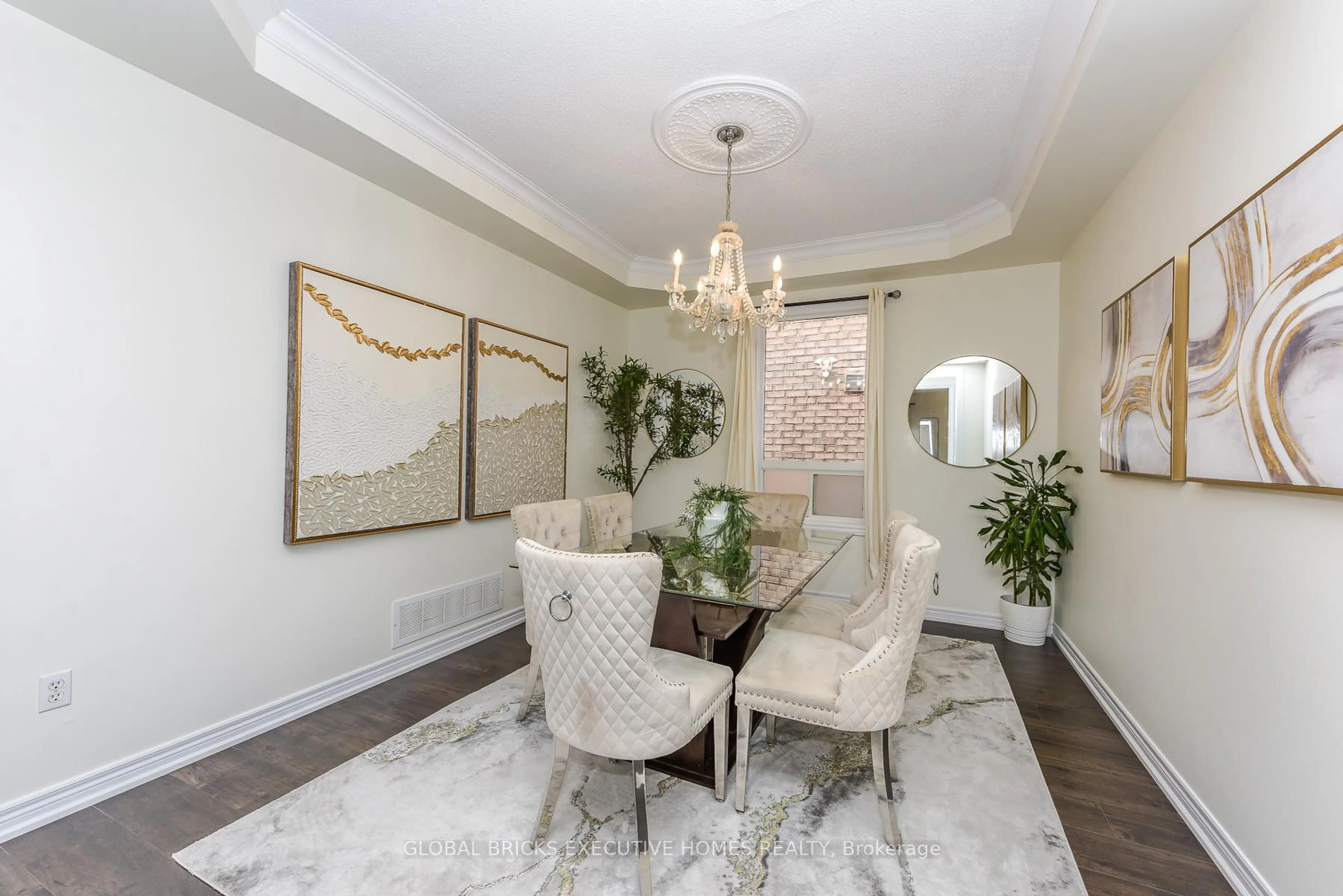 Dining room, unknown for 3435 Artesina Dr, Mississauga Ontario L5M 7K3