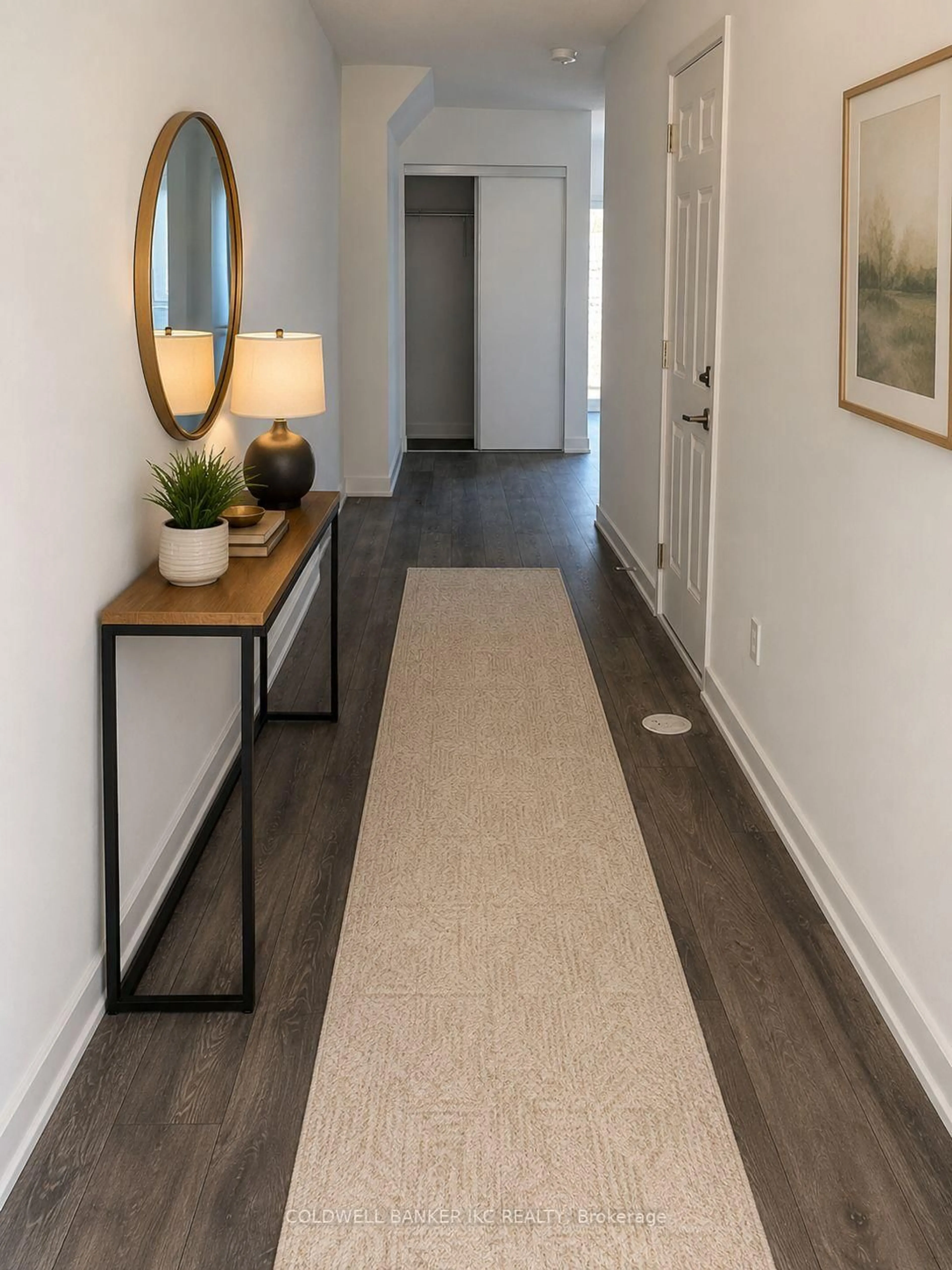 Indoor entryway for 1121 Cooke Blvd #92, Burlington Ontario L7T 0C4
