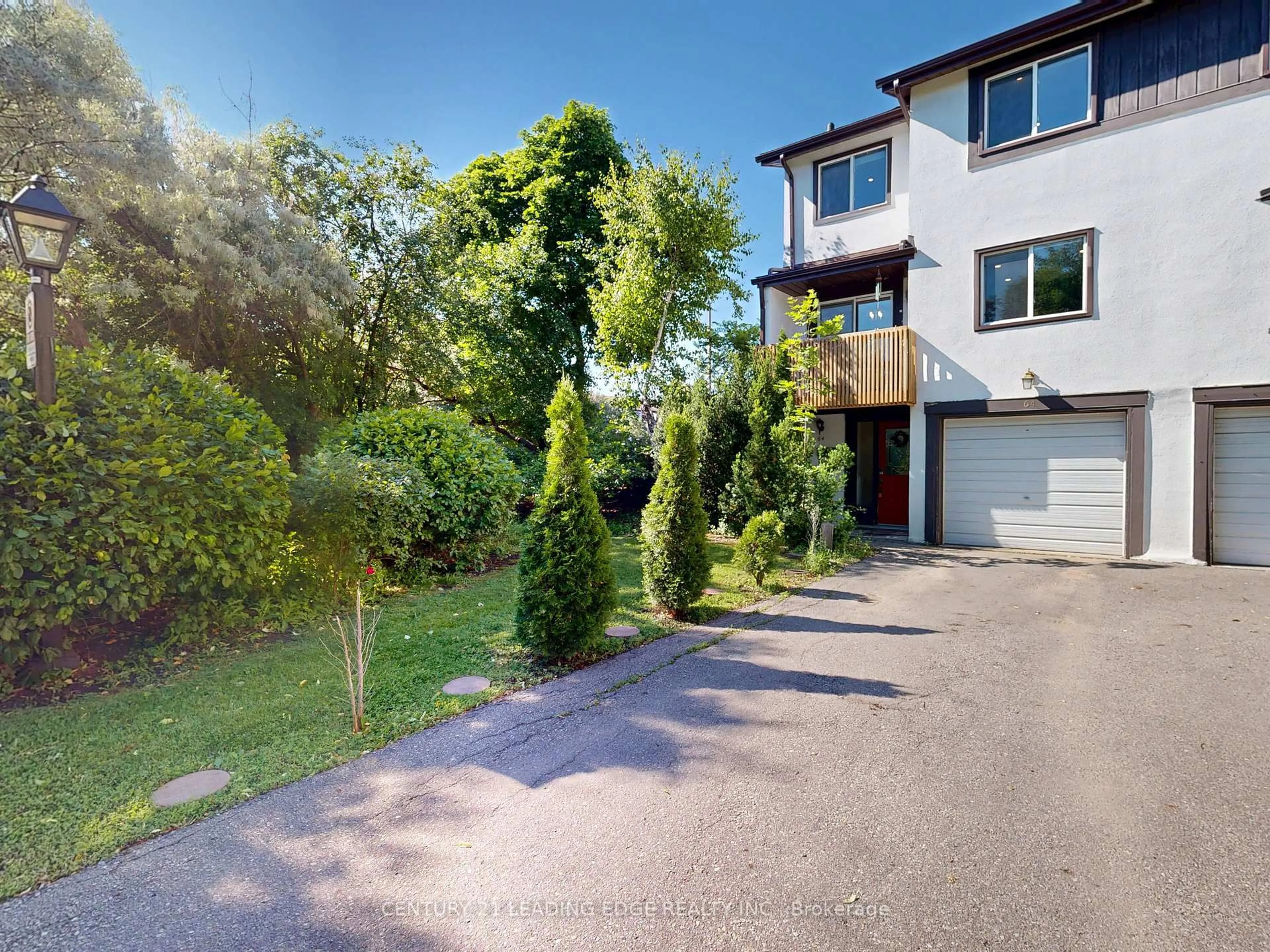 A pic from outside/outdoor area/front of a property/back of a property/a pic from drone, street for 2651 Aquitaine Ave #64, Mississauga Ontario L5N 1V5