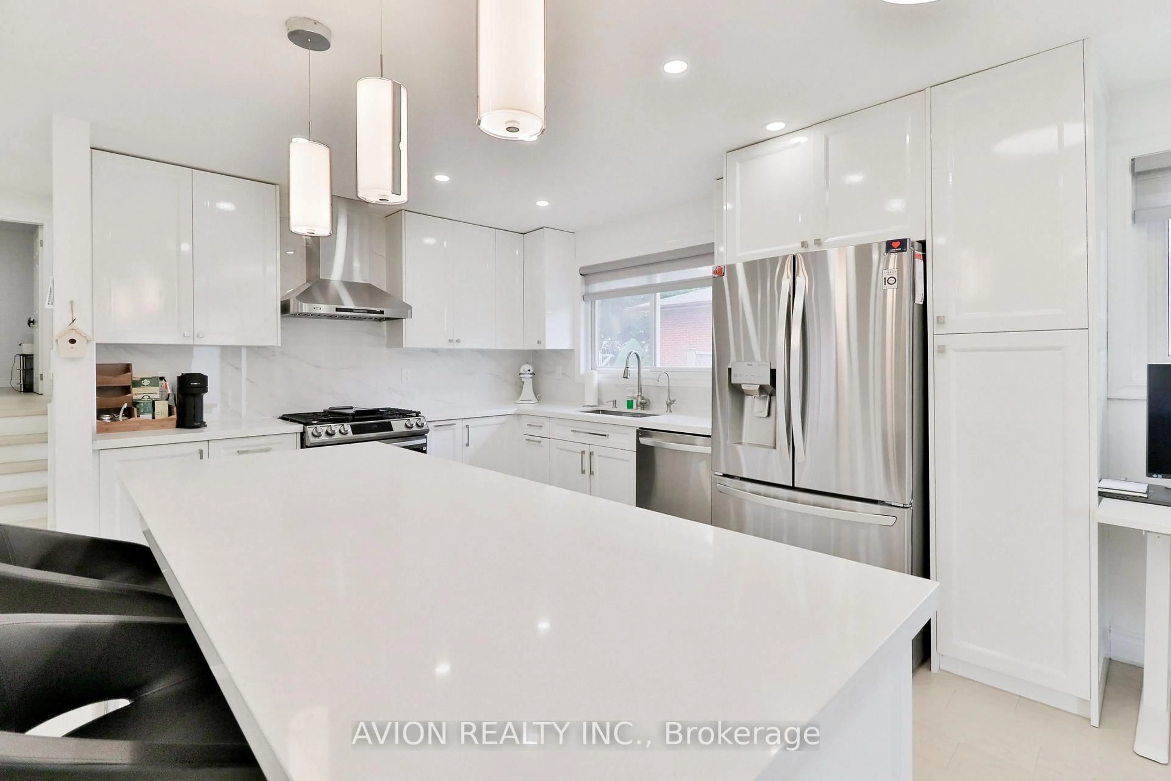 Contemporary kitchen, ceramic/tile floor for 128 Rutherford Rd, Brampton Ontario L6V 2J5