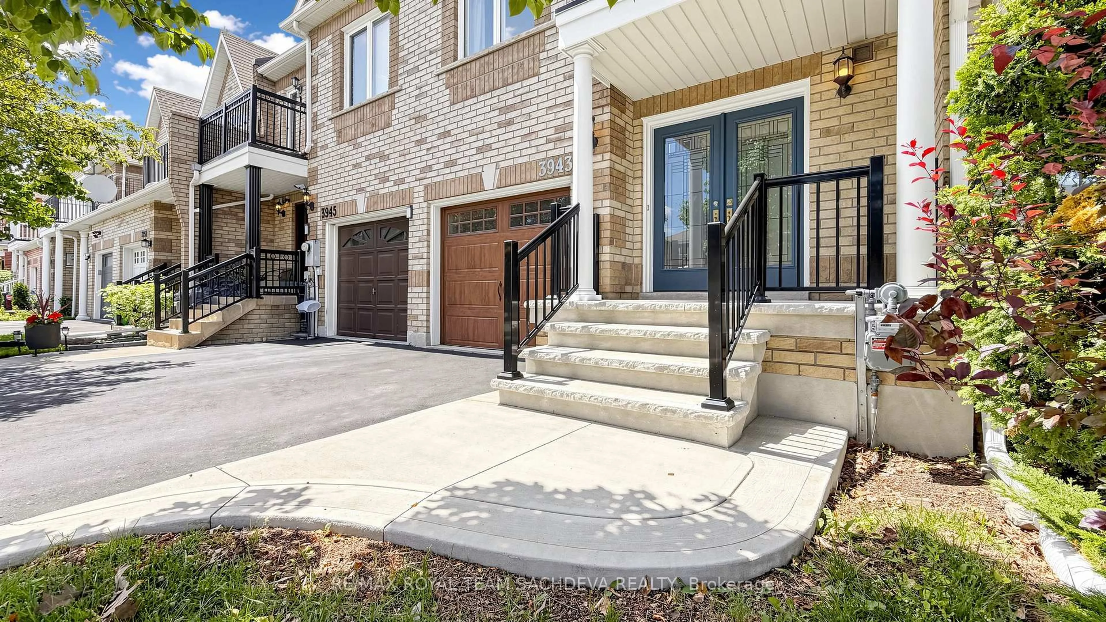 Home with brick exterior material, street for 3943 Freeman Terr, Mississauga Ontario L5M 6R2