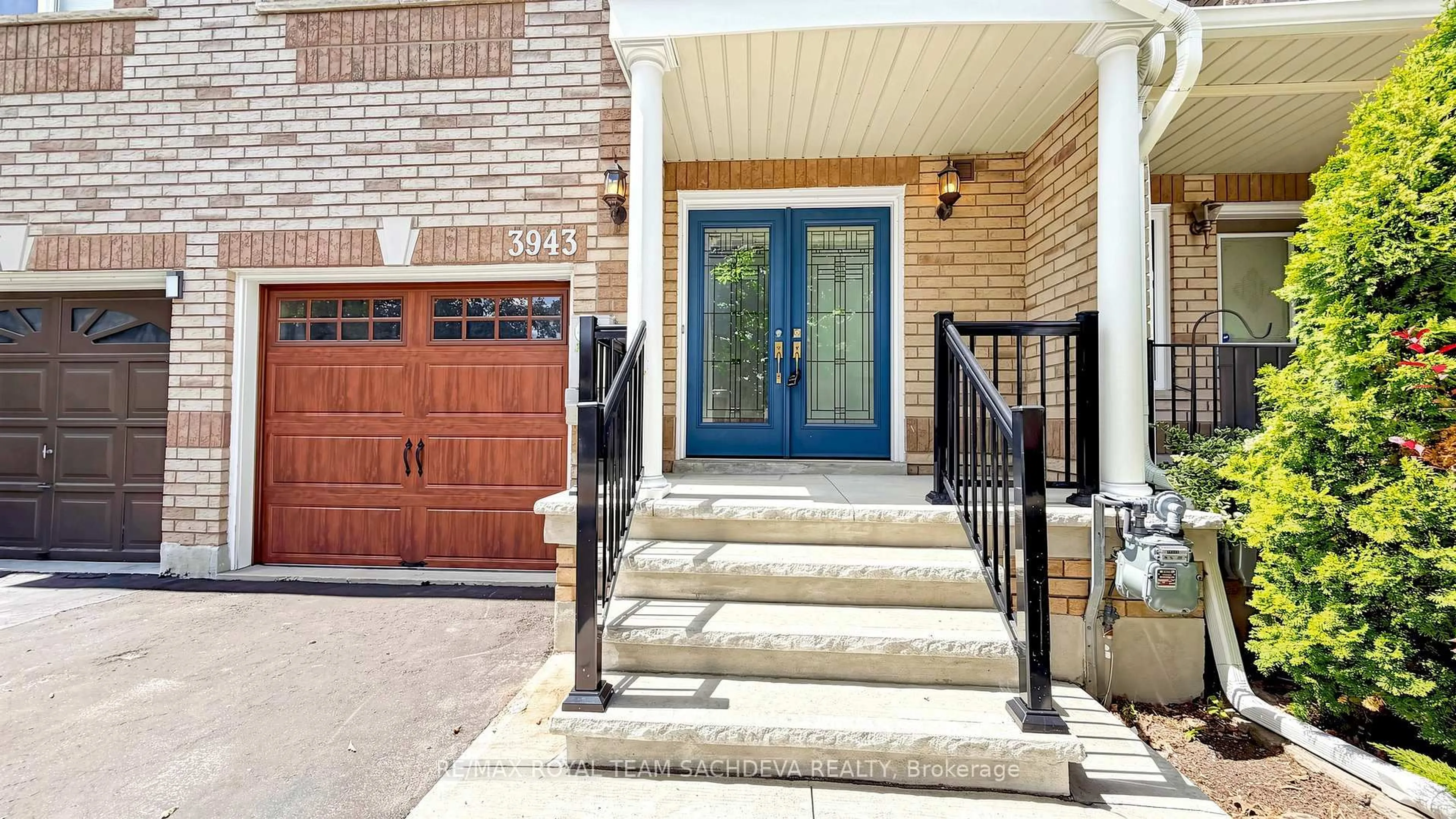Home with brick exterior material, street for 3943 Freeman Terr, Mississauga Ontario L5M 6R2