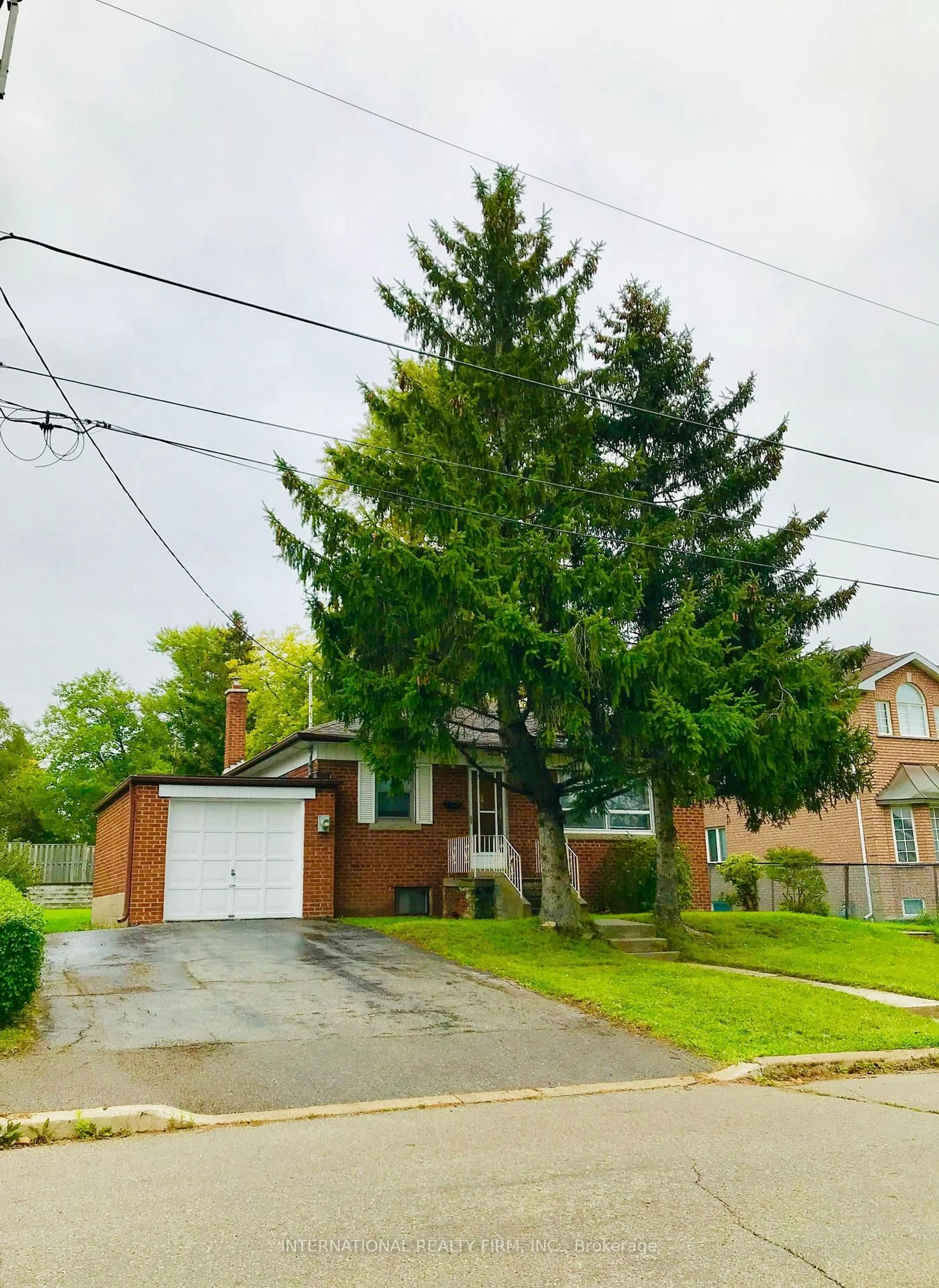 Unknown for 81 Claver Ave, Toronto Ontario M6B 2W3
