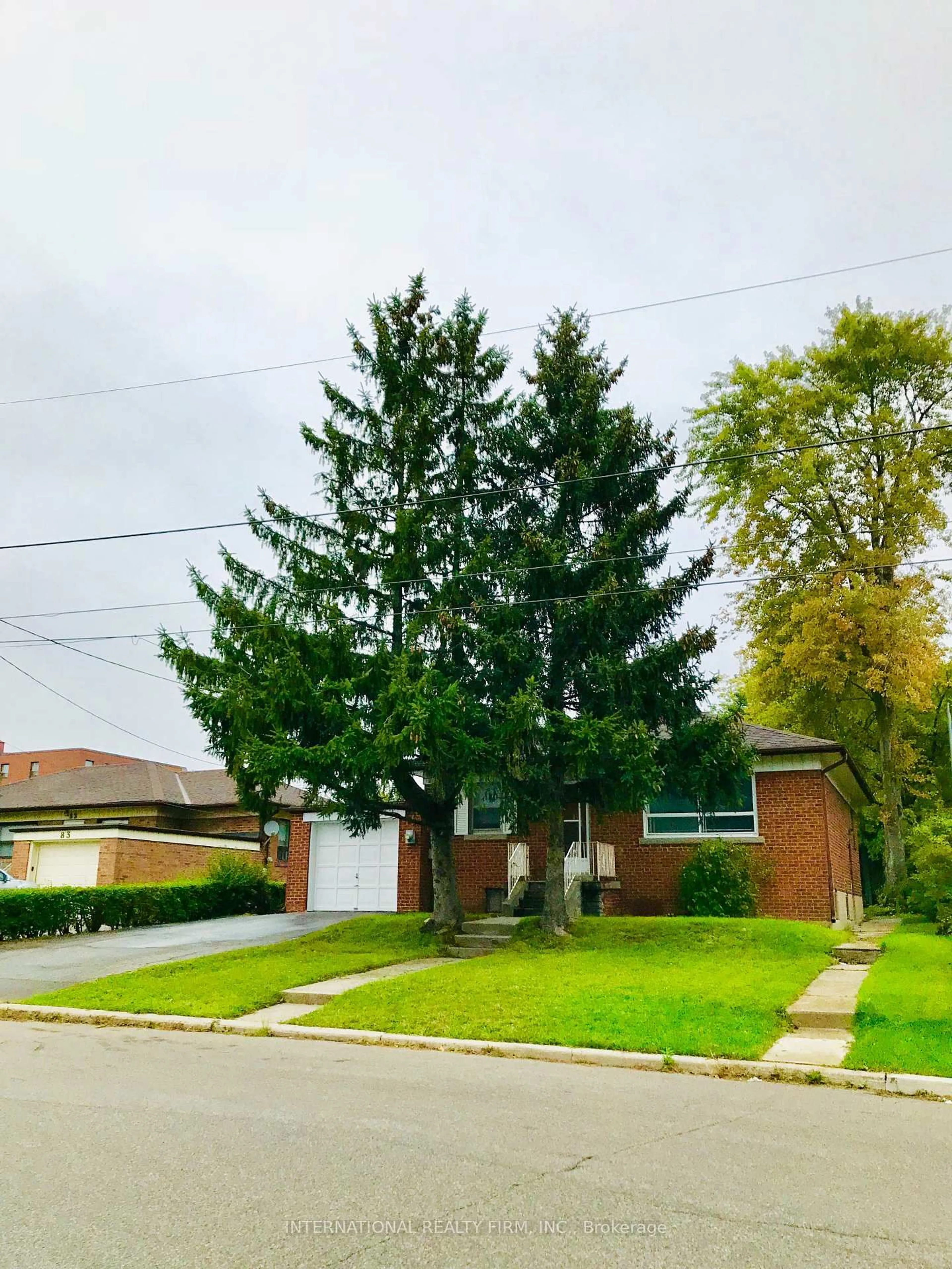 Unknown for 81 Claver Ave, Toronto Ontario M6B 2W3