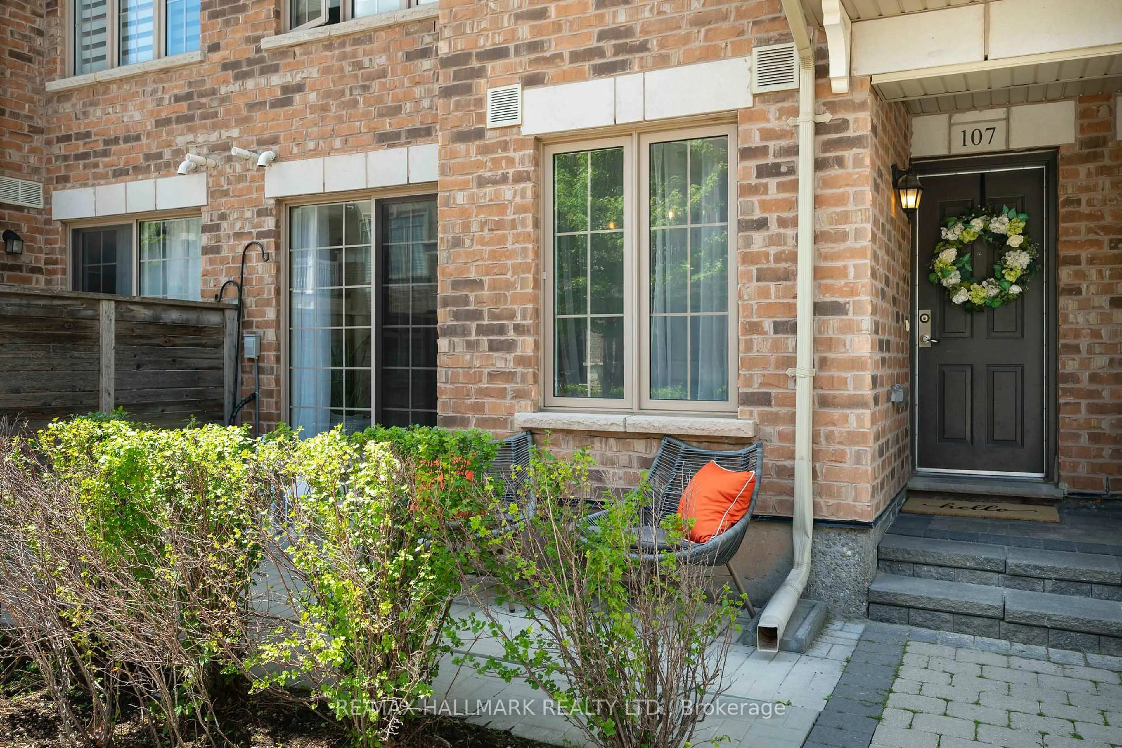 Patio, street for 2441 Greenwich Dr #107, Oakville Ontario L6M 0S3