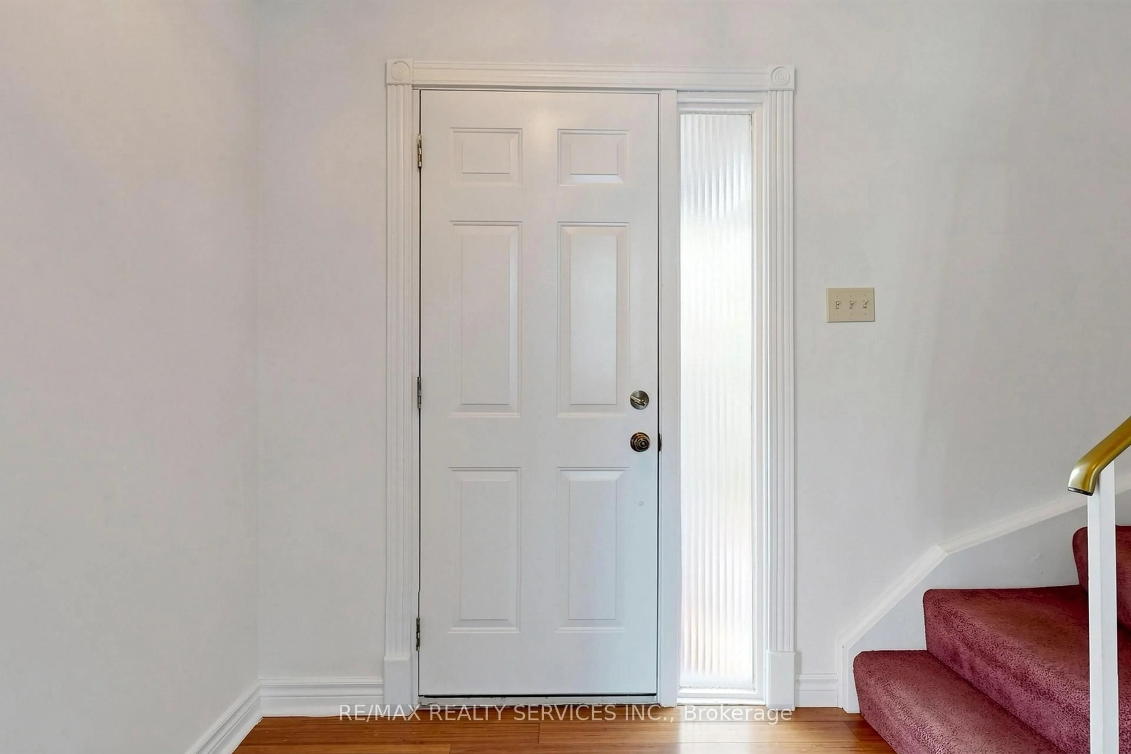 Indoor entryway for 41 Huntingwood Cres, Brampton Ontario L6S 1S5