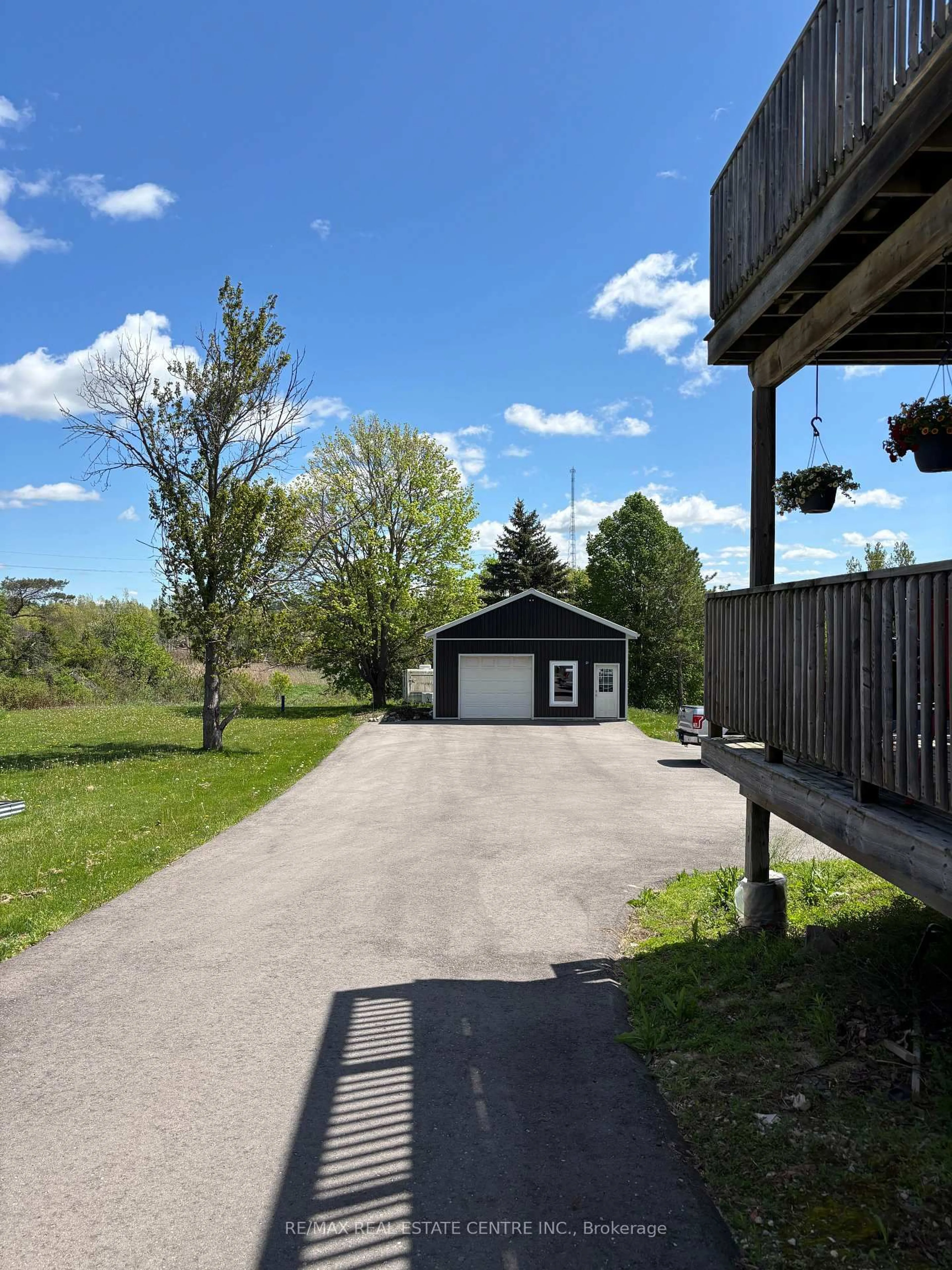 A pic from outside/outdoor area/front of a property/back of a property/a pic from drone, street for 300 A Broadway, Orangeville Ontario L9W 1L3